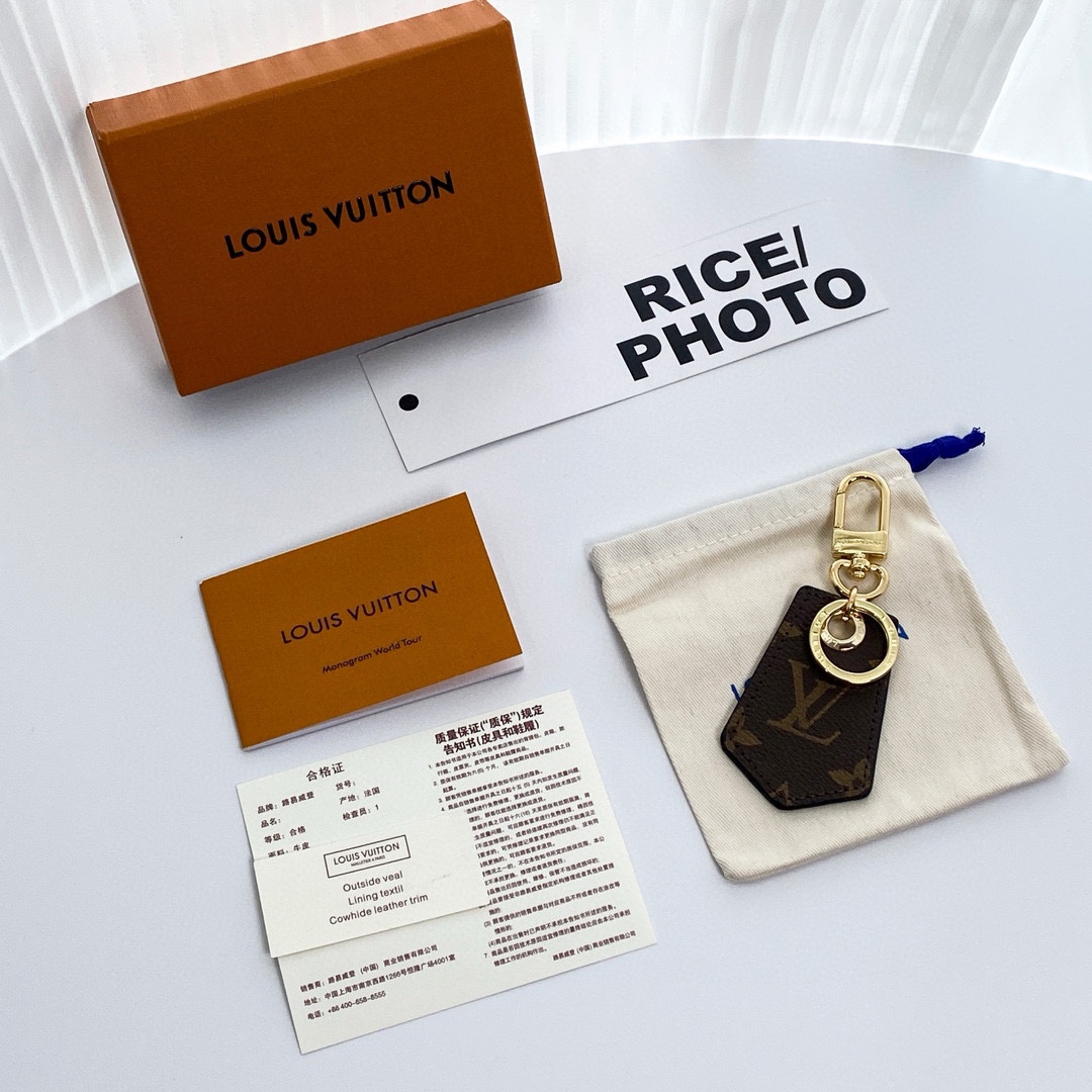 TOP Louis Vuitton LV Shield Key Chain-4 Colors
