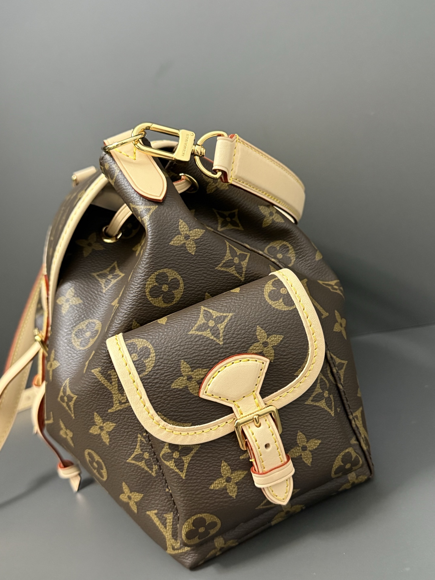 TOP Louis Vuitton LV Odyssee  Handbag 24 x 18 x 36cm - Brown