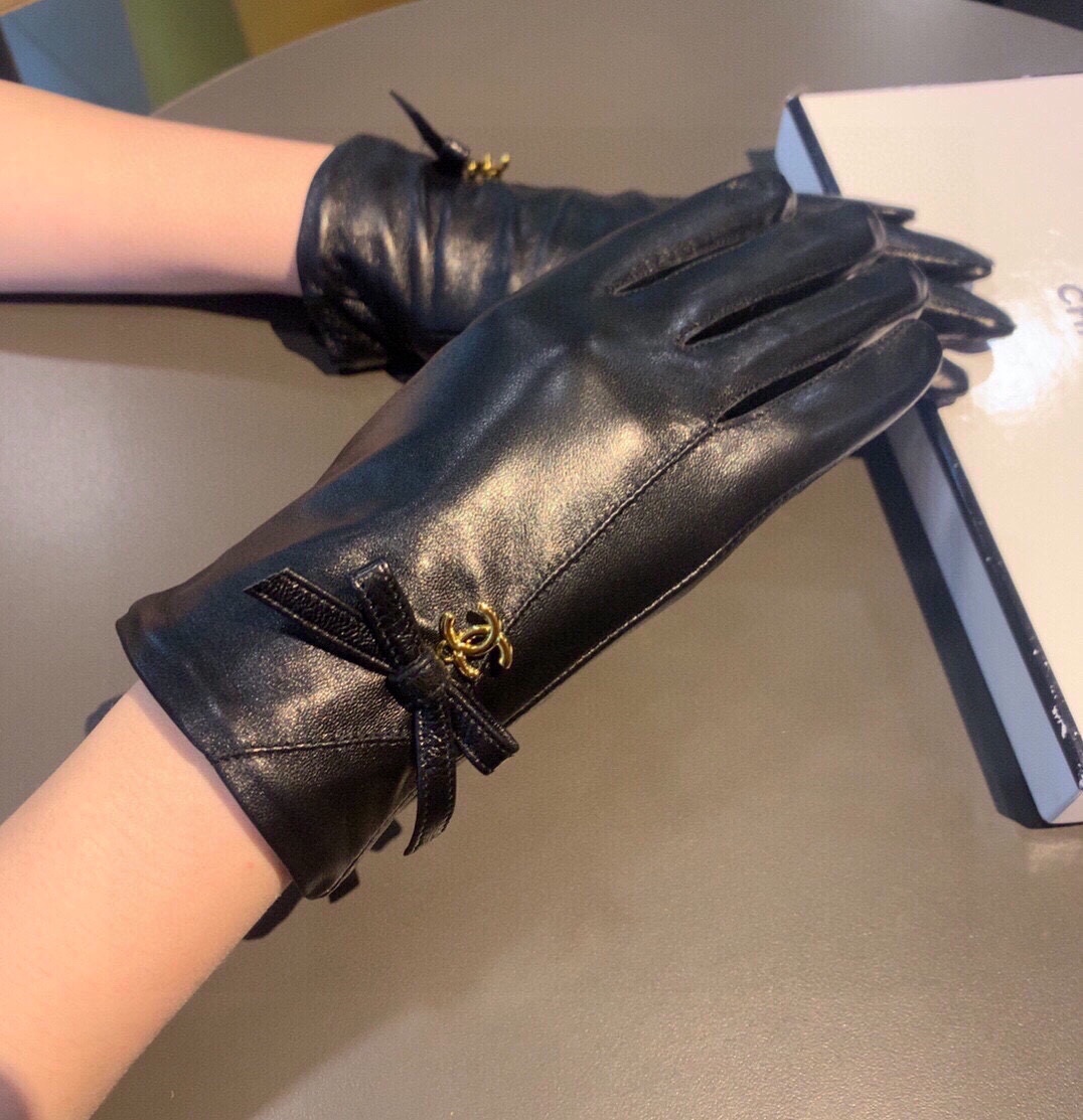 TOP CHANEL Sheepskin Gloves with Bow Tie - Black