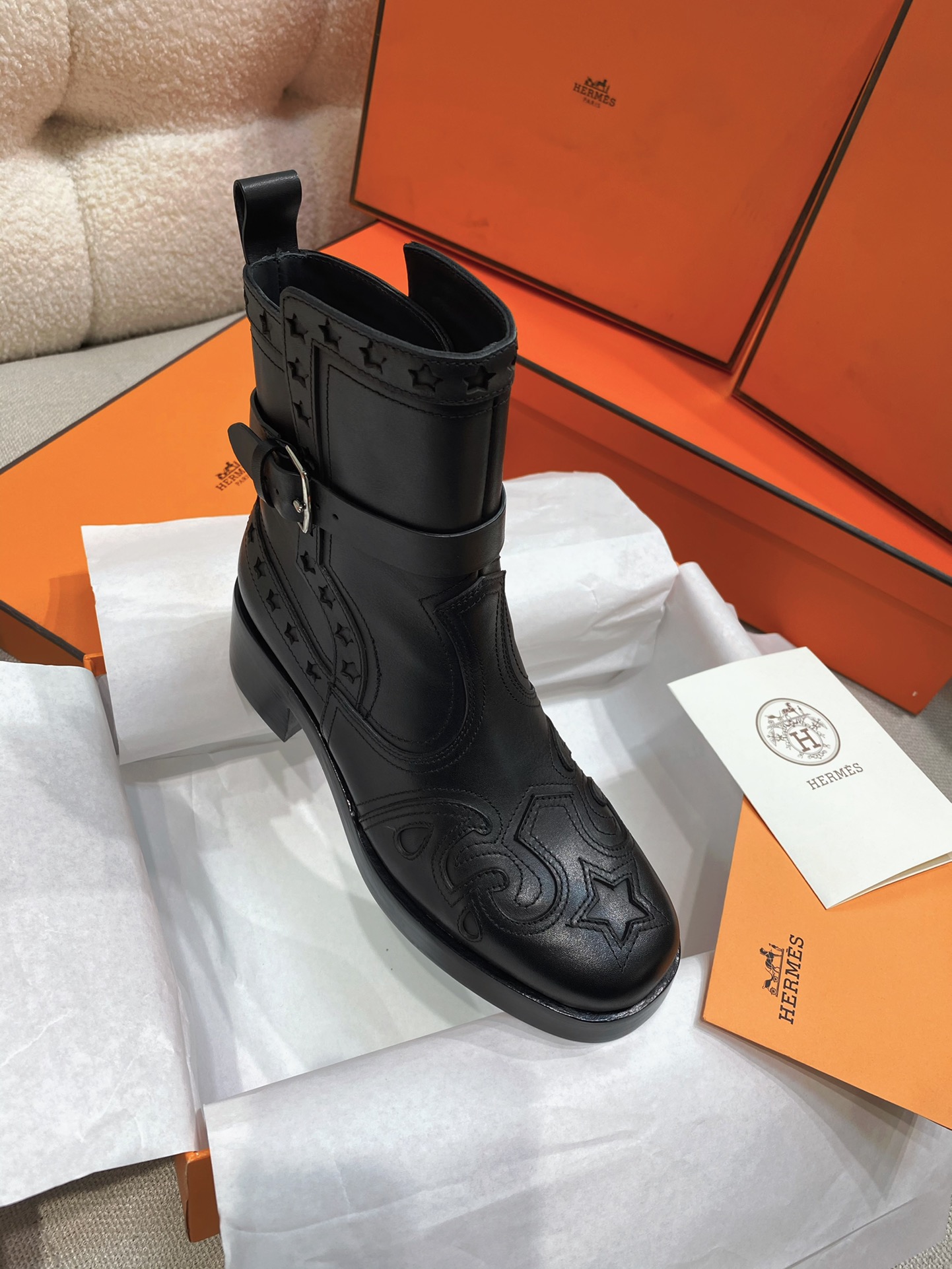 TOP HERMES 4.5cm Mid Heel Cowhide Embroidered Boots - Black
