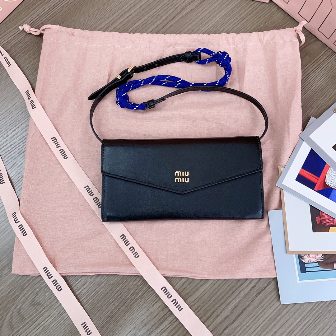 TOP Miu Miu Calfskin  Underarm Bags - 19X10X2cm - 2 Colors