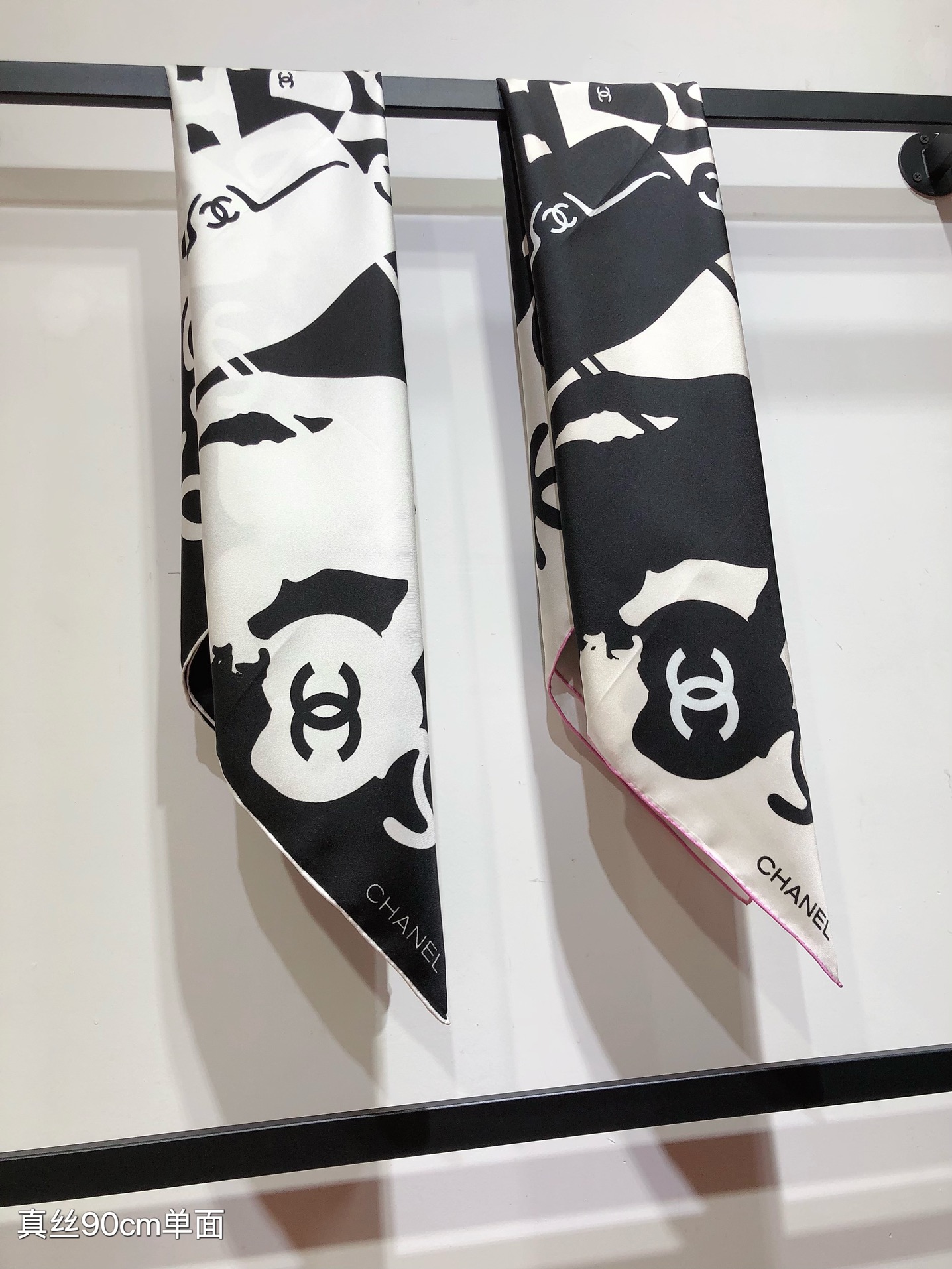 TOP CHANEL Silk Scarf 90 x 90 cm-2 Colors