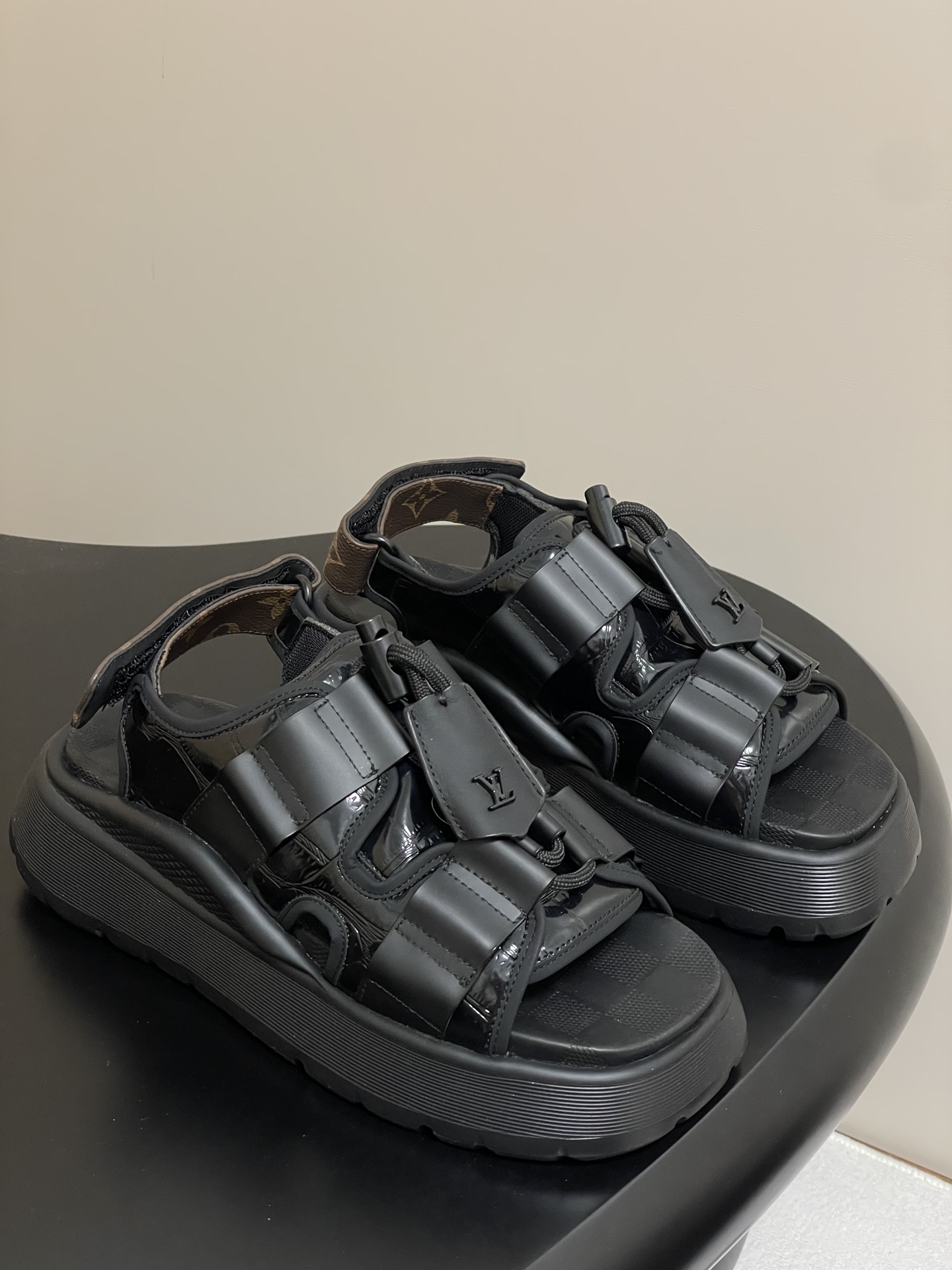 TOP Louis Vuitton LV Chameleon Sandals - 4 Color