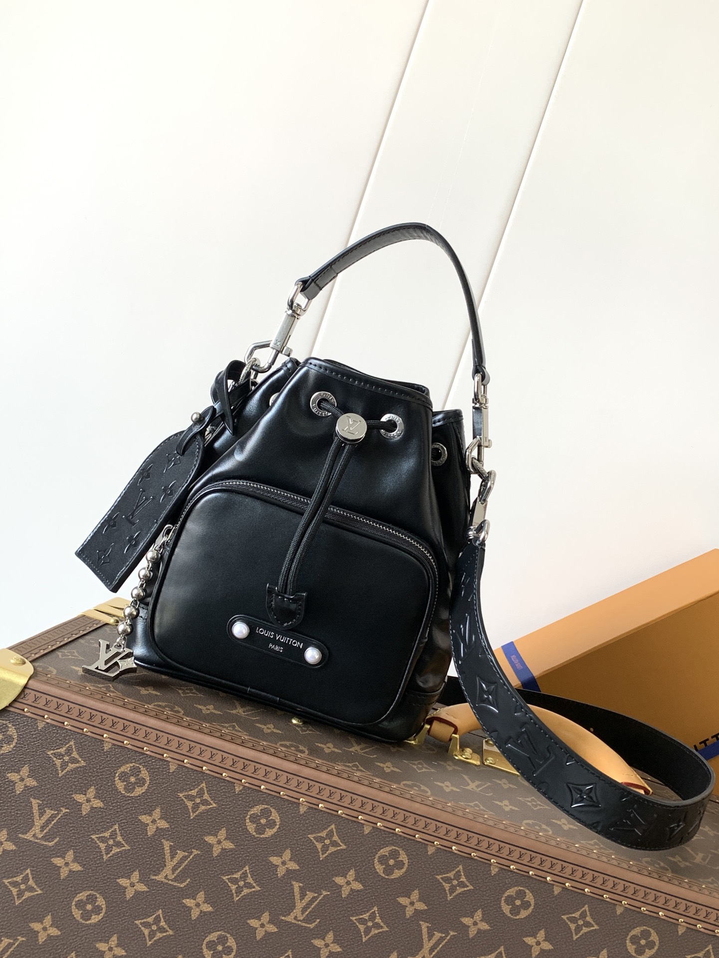 TOP Louis Vuitton LV Noé Cargo Bag 24*16*22CM - Black
