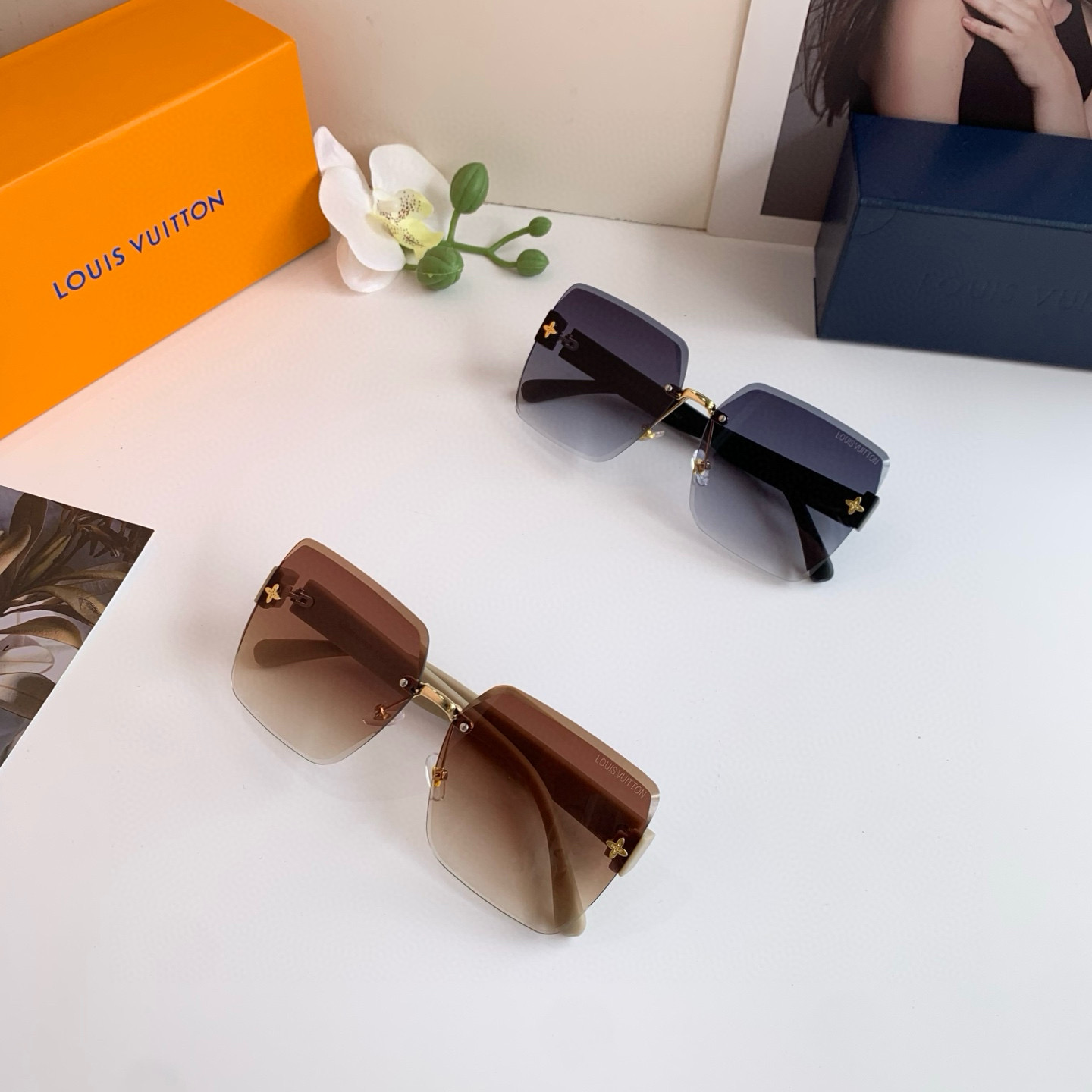 TOP Louis Vuitton LV Sunglasses  - 2 Color