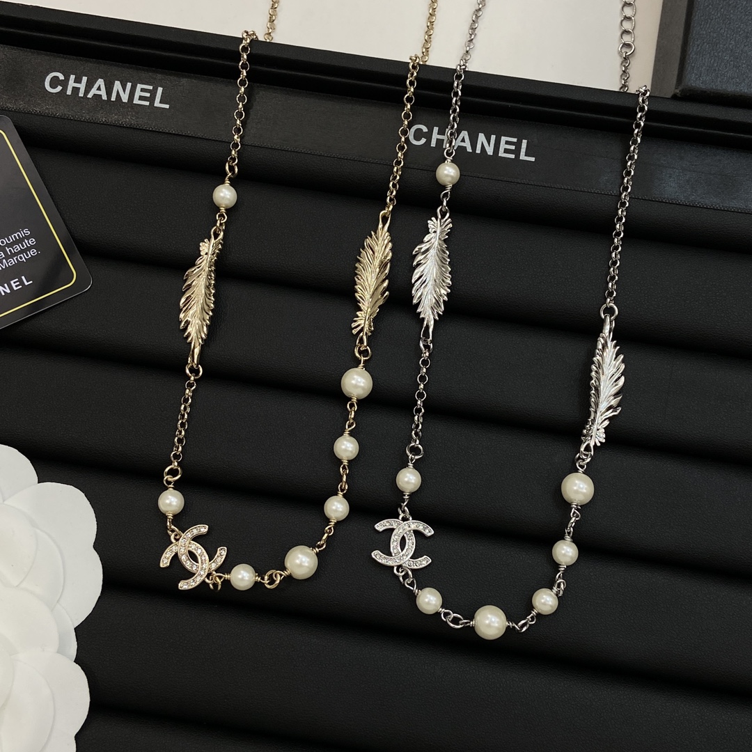 TOP CHANEL Feather Necklace - 2 Color