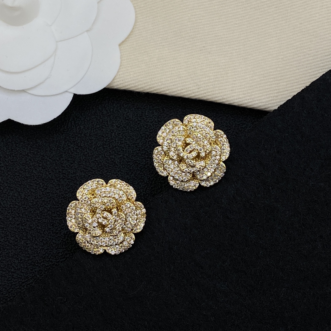 TOP CHANEL CC Earrings - 2 Colors