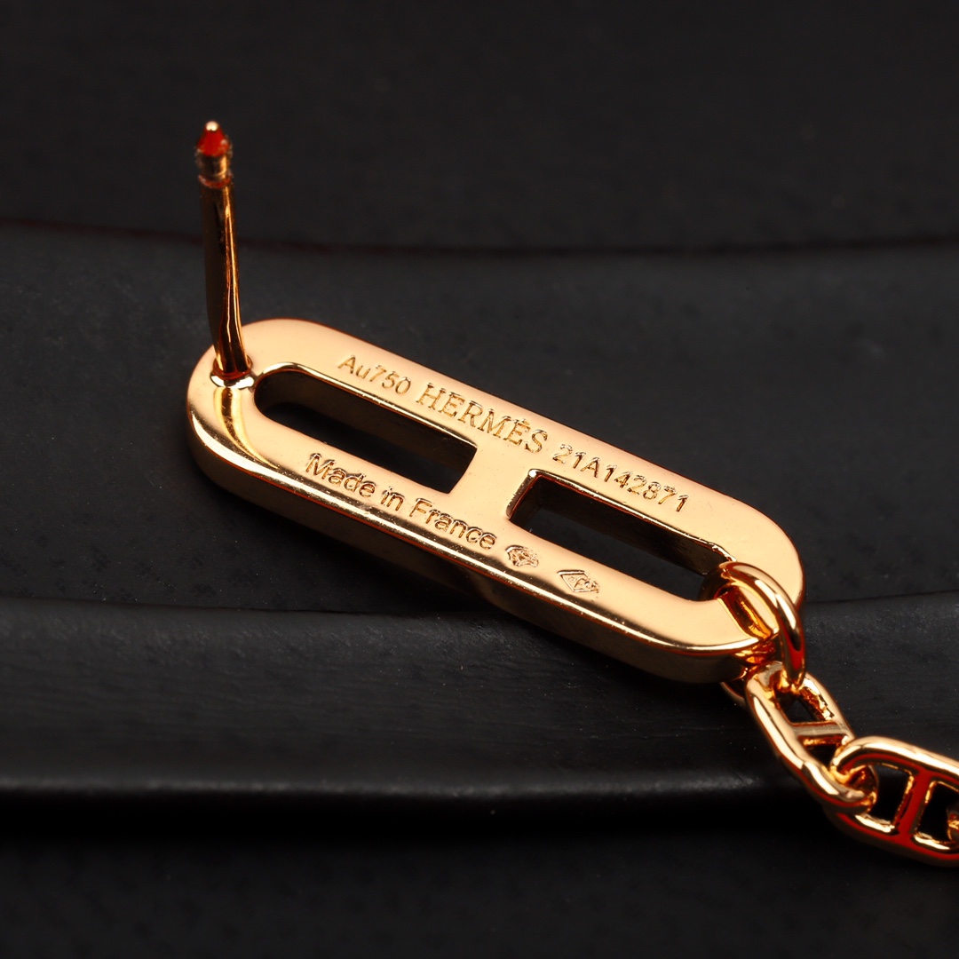 TOP HERMES Pig Nose Diamond Earrings