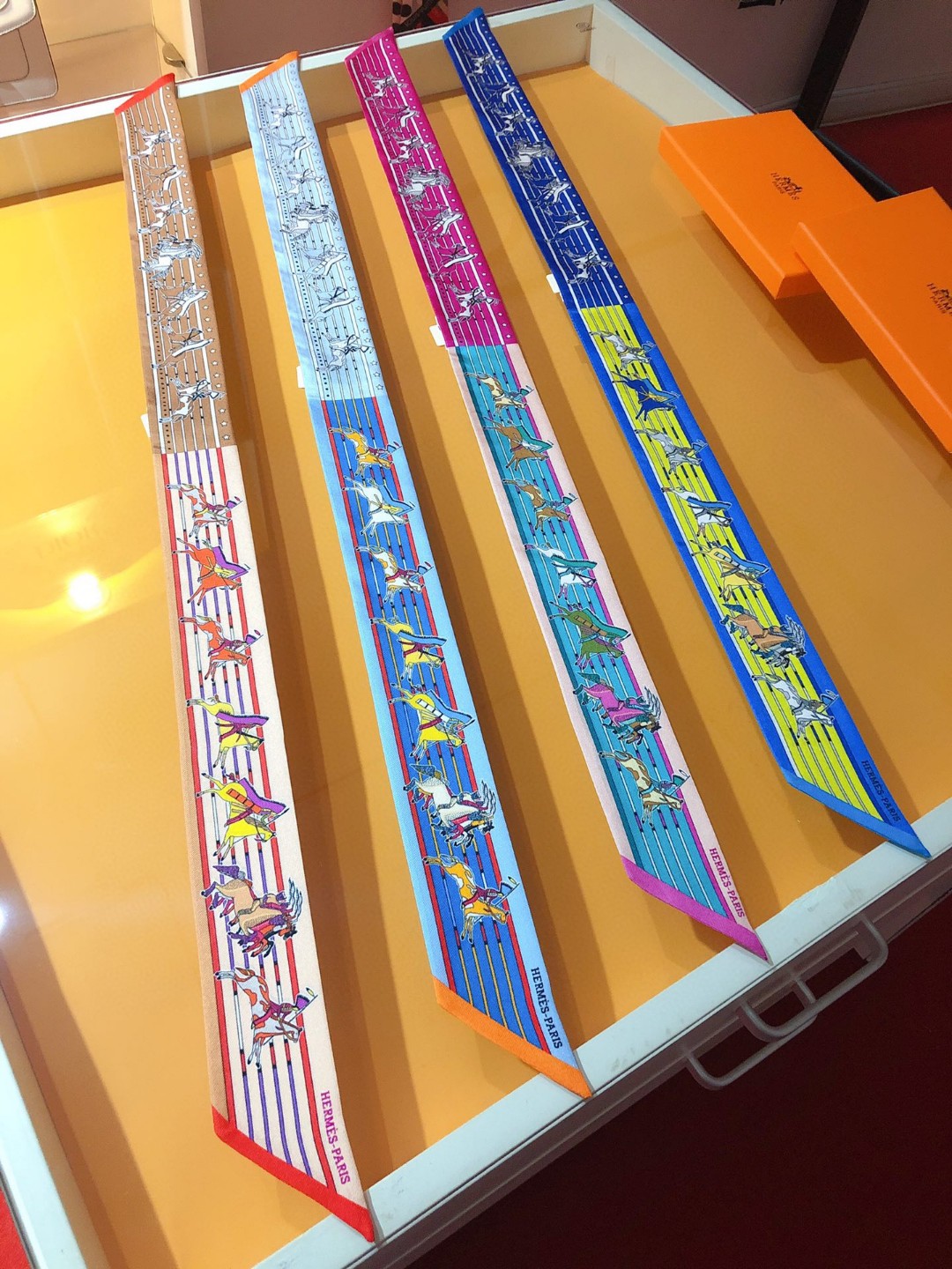 TOP HERMES Chef Pawnee Twilly Scarf 86 x 5 cm - 4 Colours