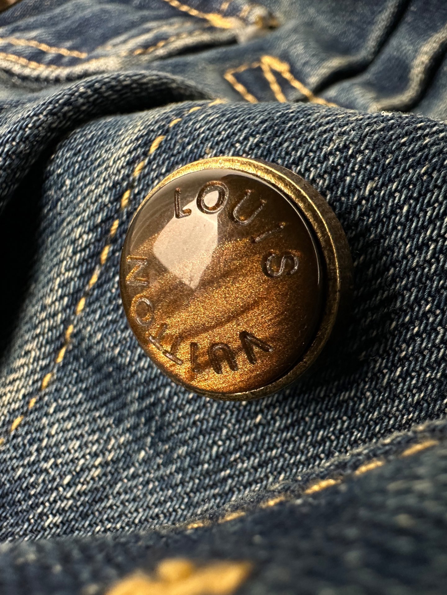 1v LOUIS VUITTON 皮革细节牛仔夹克