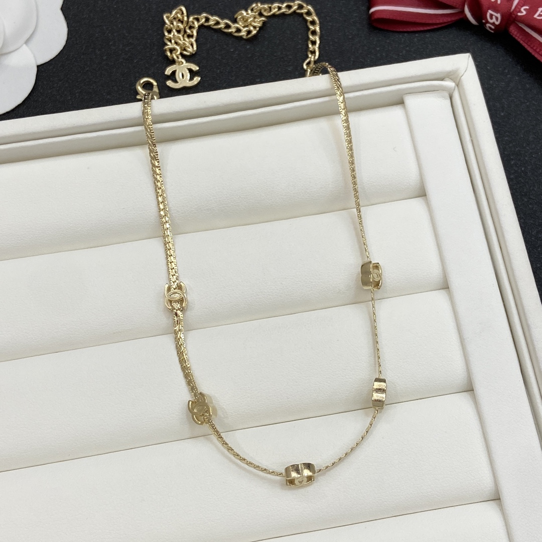 TOP CHANEL CC Necklace  - 2 Color