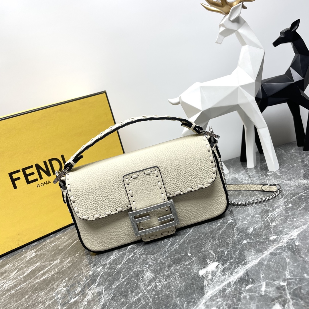 TOP FENDI Hand-sewn Cowhide Baguette Bag 19.5x4.5x13cm - 11 Color