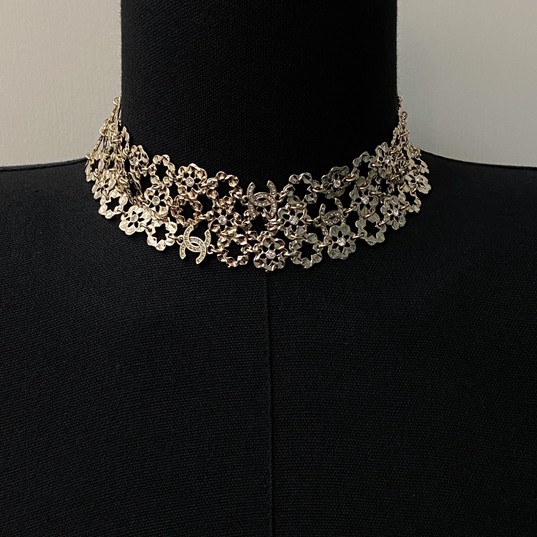 TOP CHANEL CC Necklace - Gold