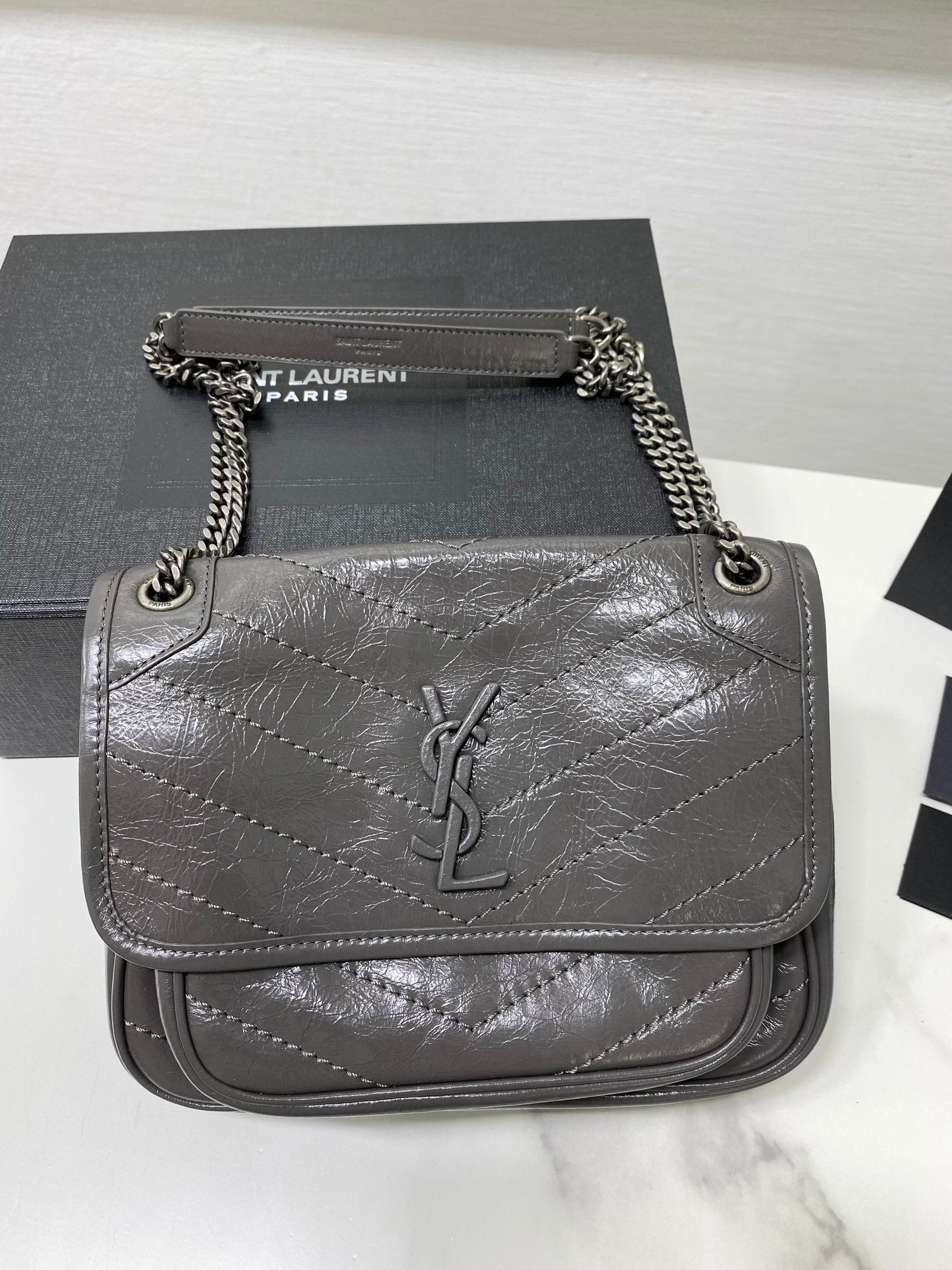 TOP Yves Saint Laurent YSL Niki Small Bag Aged Leather - Stormy Grey