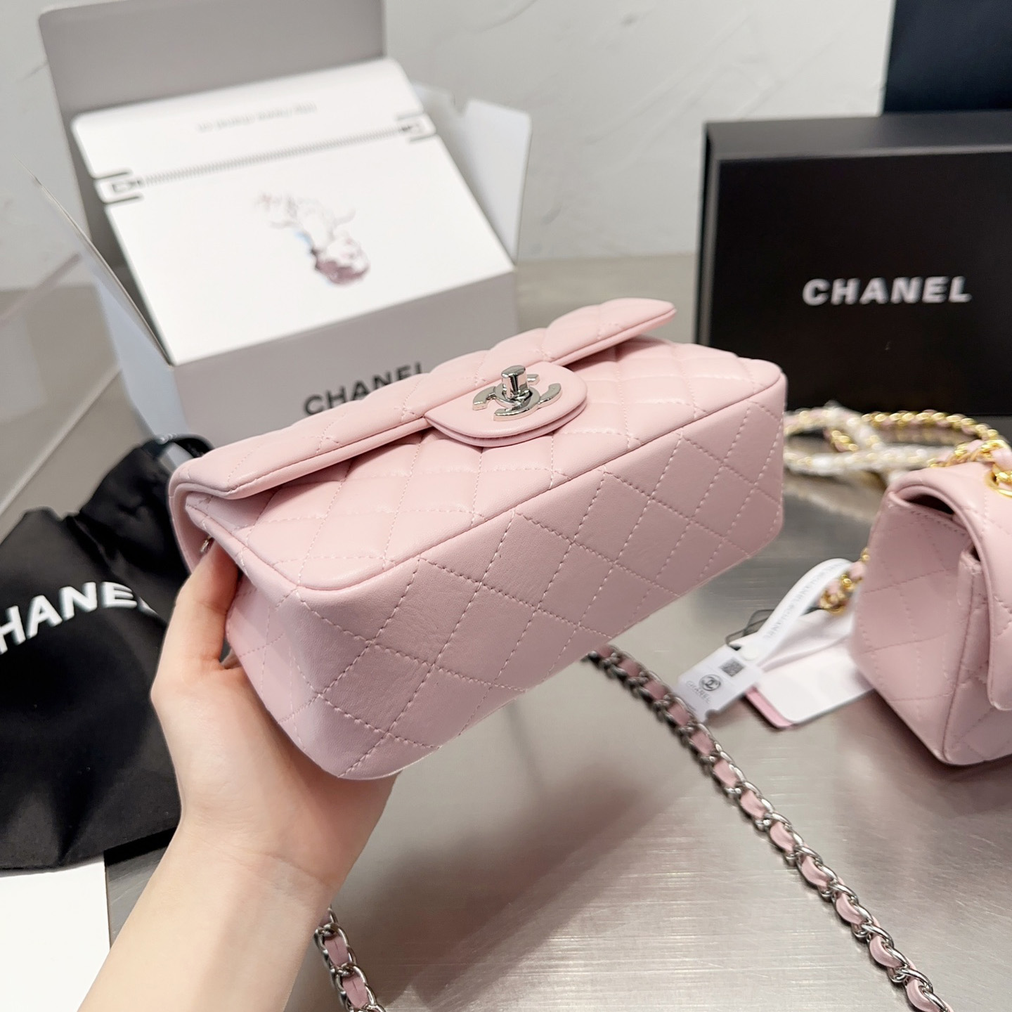 Chanel Classic Pink Flag Bag Small 20cm-   (Replica)