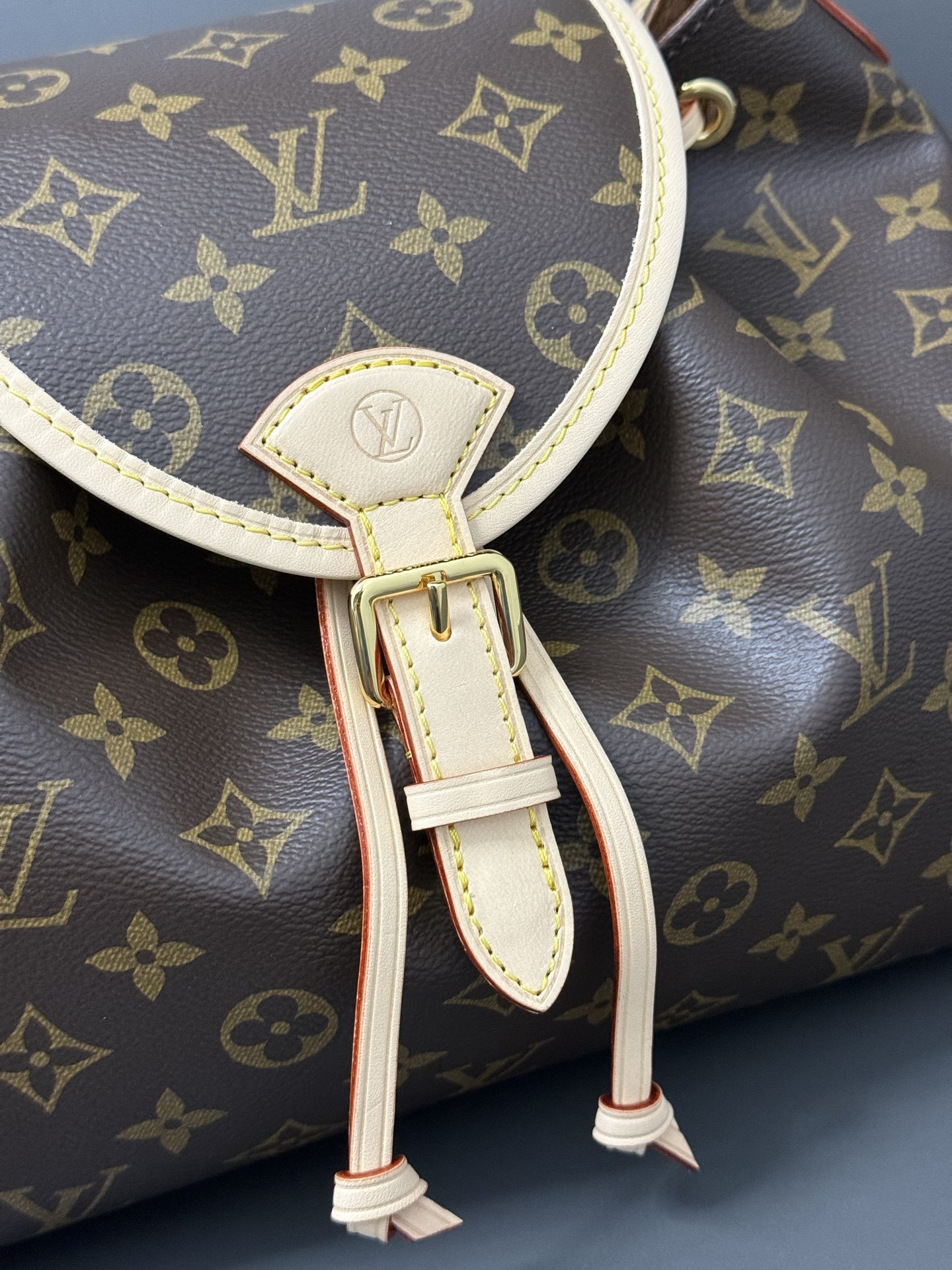 TOP Louis Vuitton LV Odyssee  Handbag 24 x 18 x 36cm - Brown