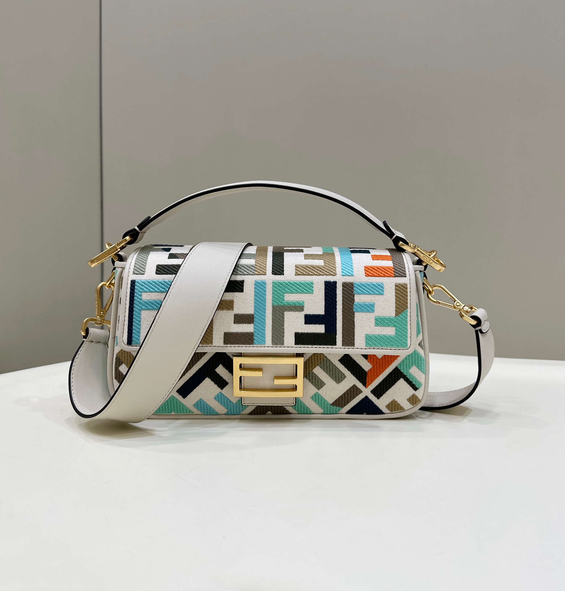 TOP FENDI Canvas Baguette Bag - 27×6×14cm - Two Colors