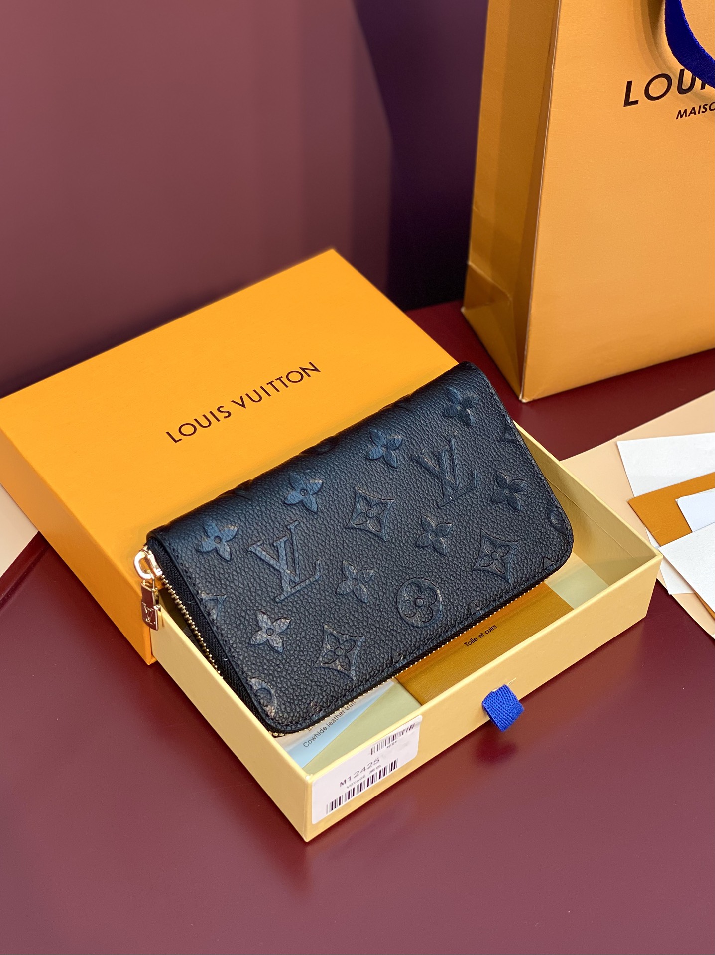 TOP Louis Vuitton LV Margot Wallet Monogram Empreinte Leather 17x11x2cm - Black