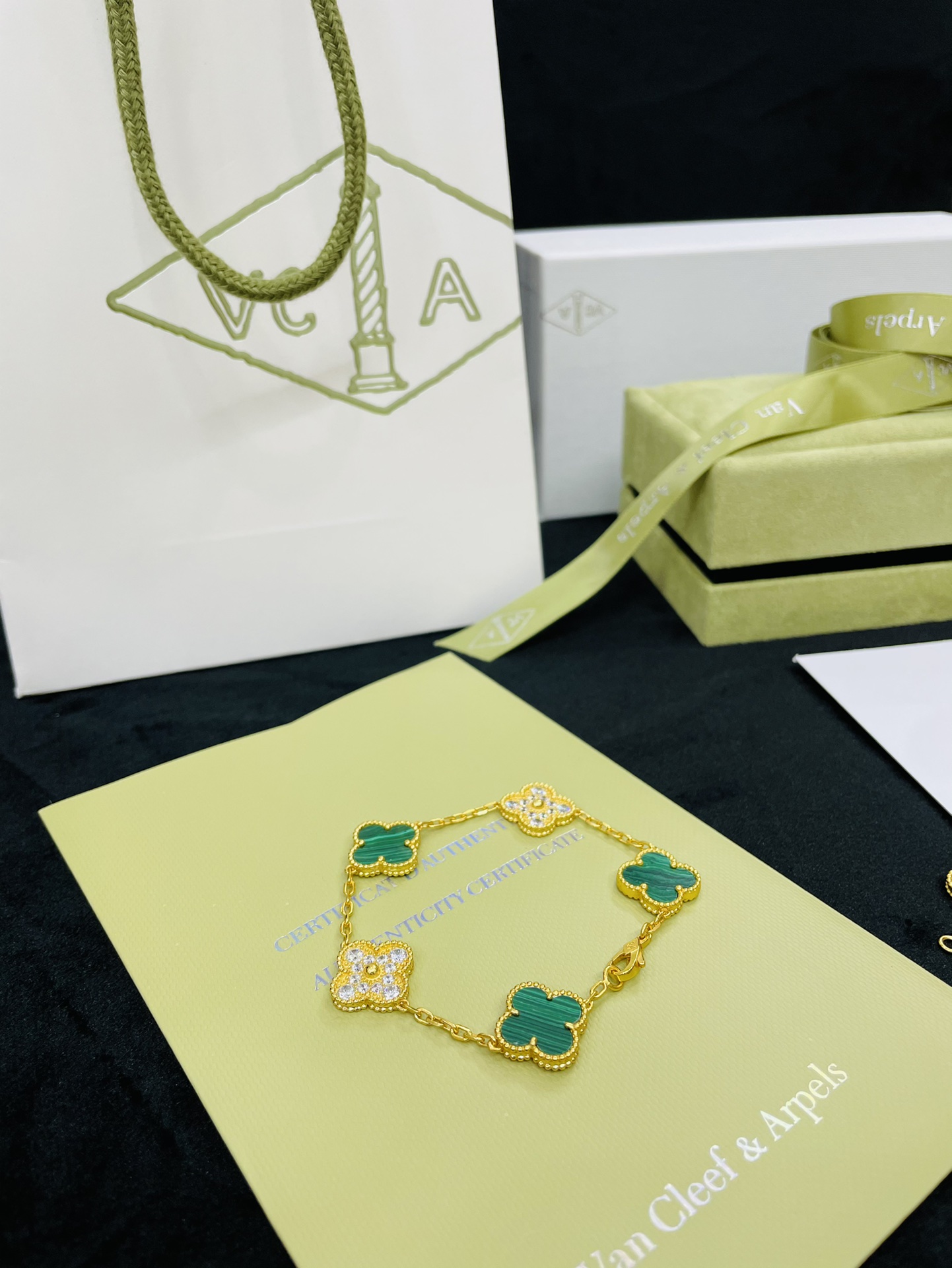 TOP Van Cleef & Arpels Vintage Alhambra Bracelet - 4 Color