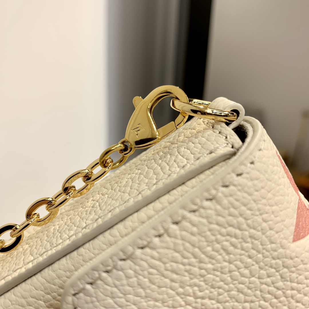 Louis Vuitton Pochette Metis M45573 (10A Mirror Version)