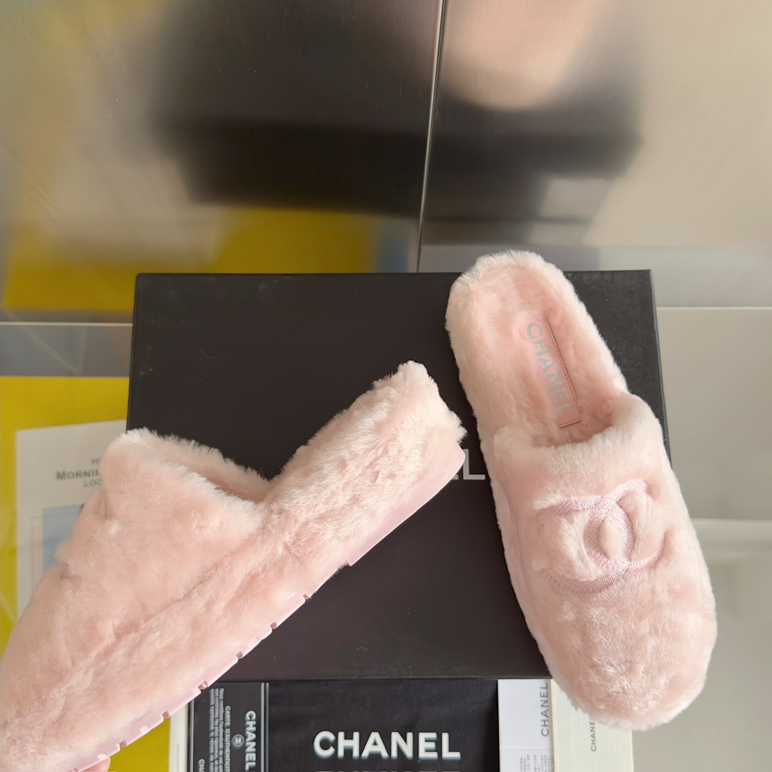 TOP CHANEL CC Thick-soled Furry Slippers - 4 Color