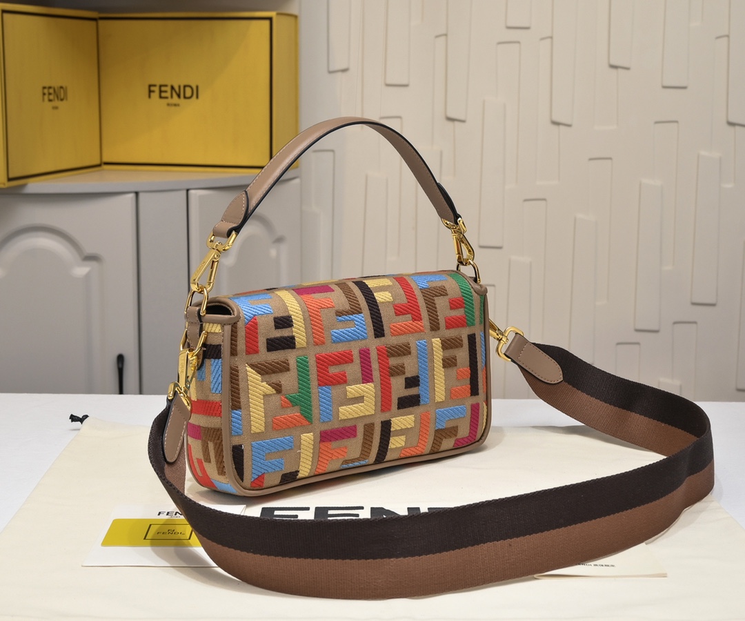 TOP FENDI Baguette HandBag