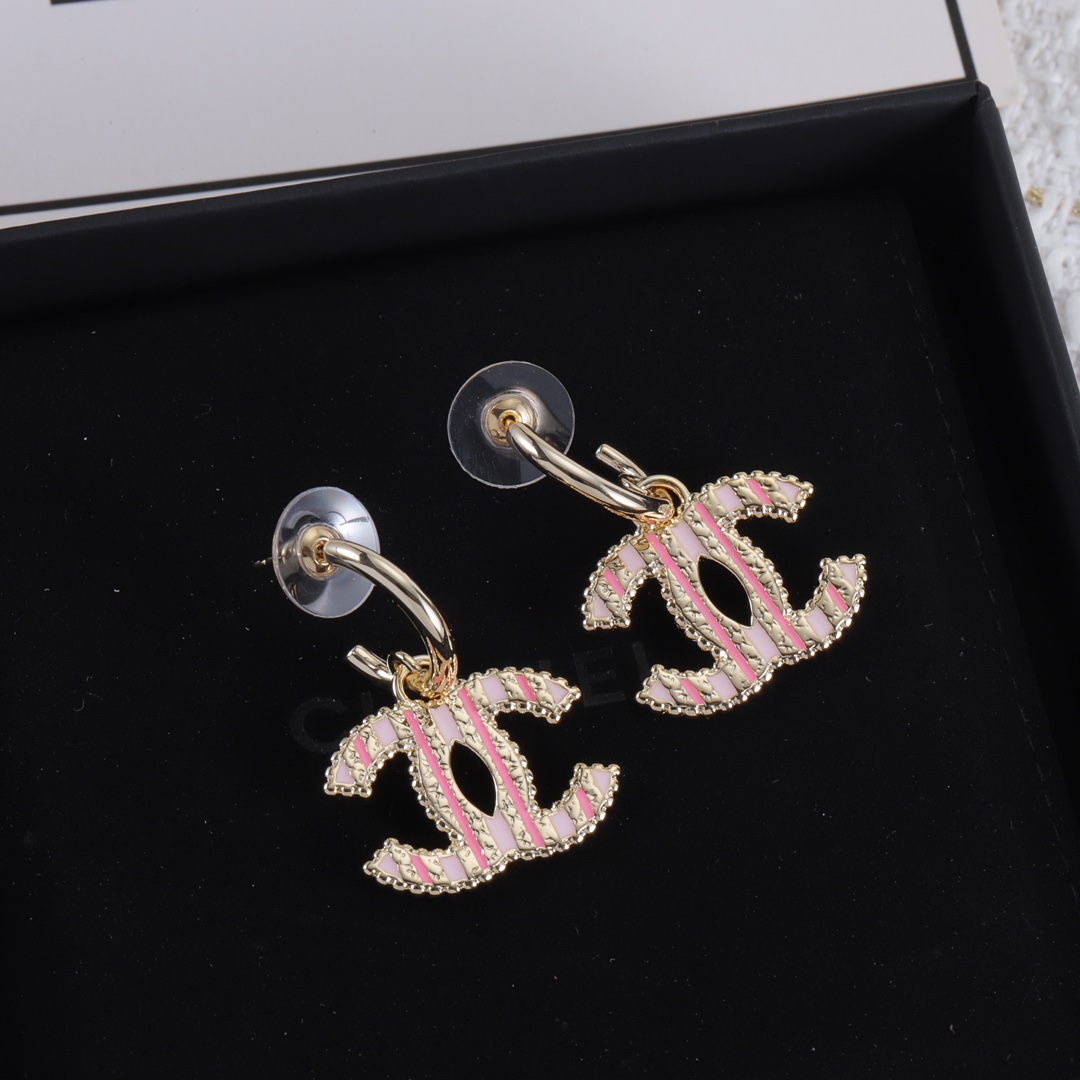 TOP CHANEL  CC Earrings