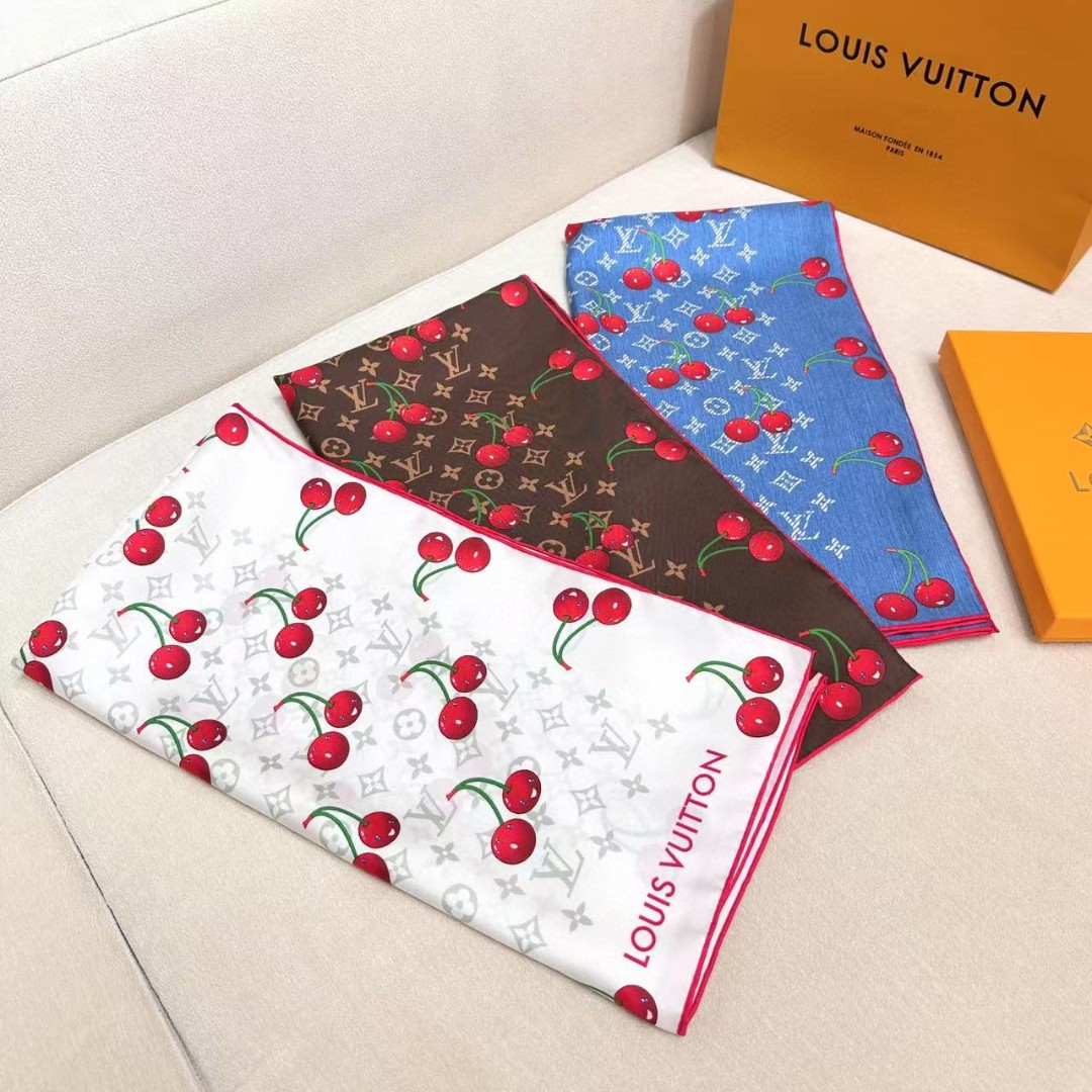 TOP Louis Vuitton LV Silk Square Scarf 90 x 90 cm - 3 Colors