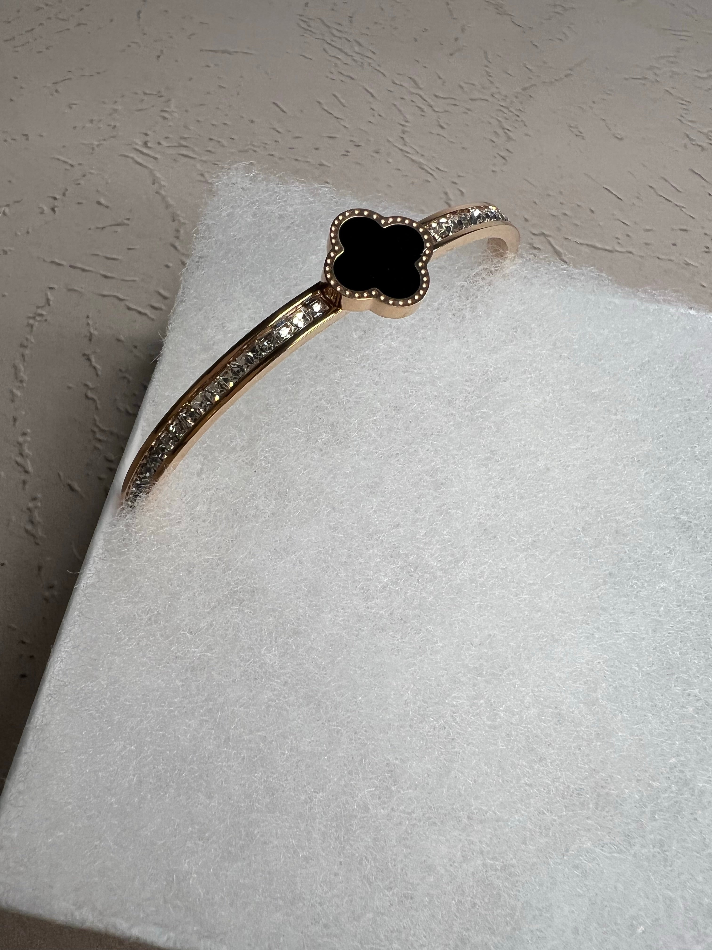 TOP Van Cleef & Arpels Four Clover Open Bangle Bracelet w Stones - Rose Gold