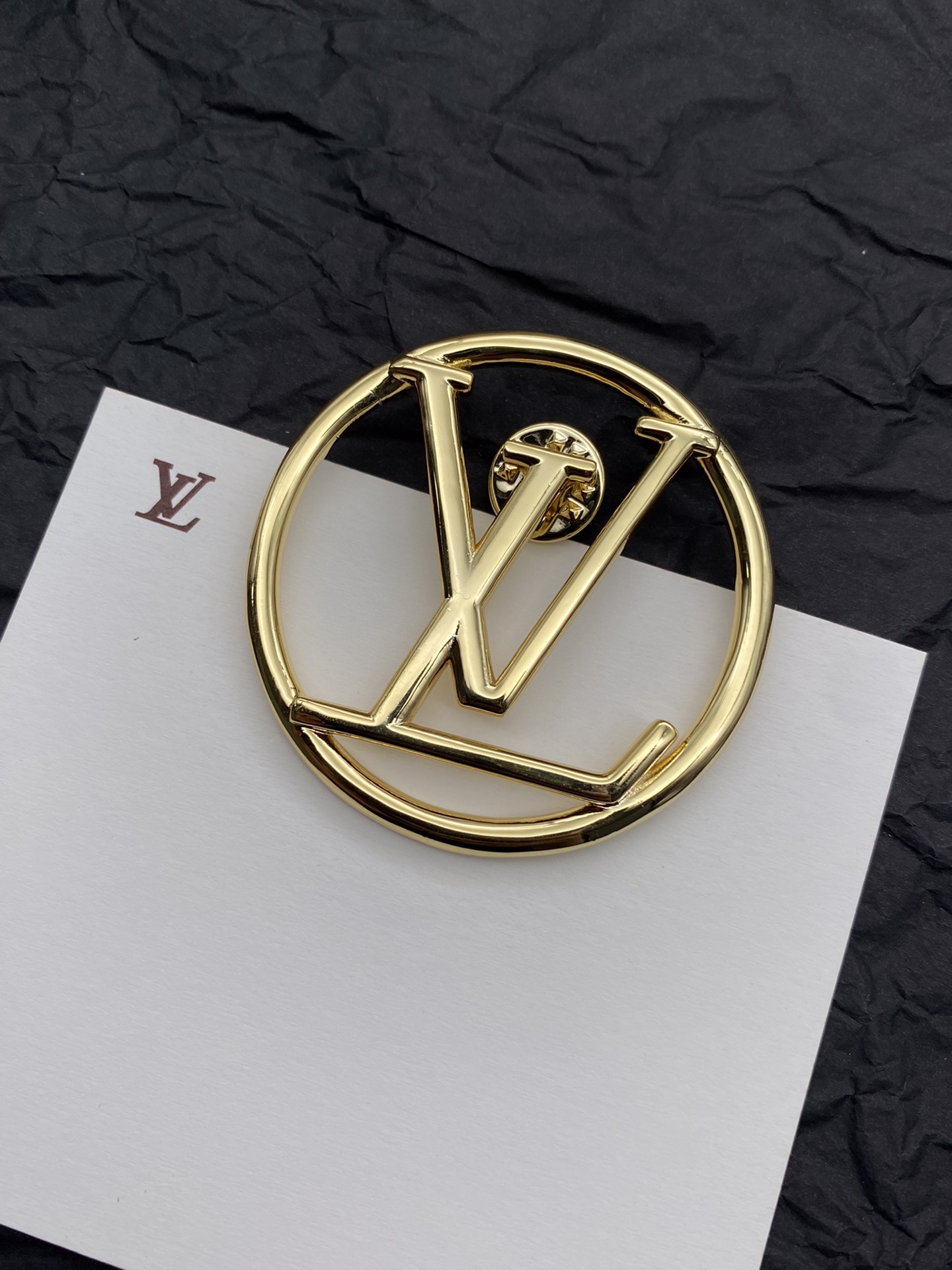 TOP Louis Vuitton LV Brooch - Gold