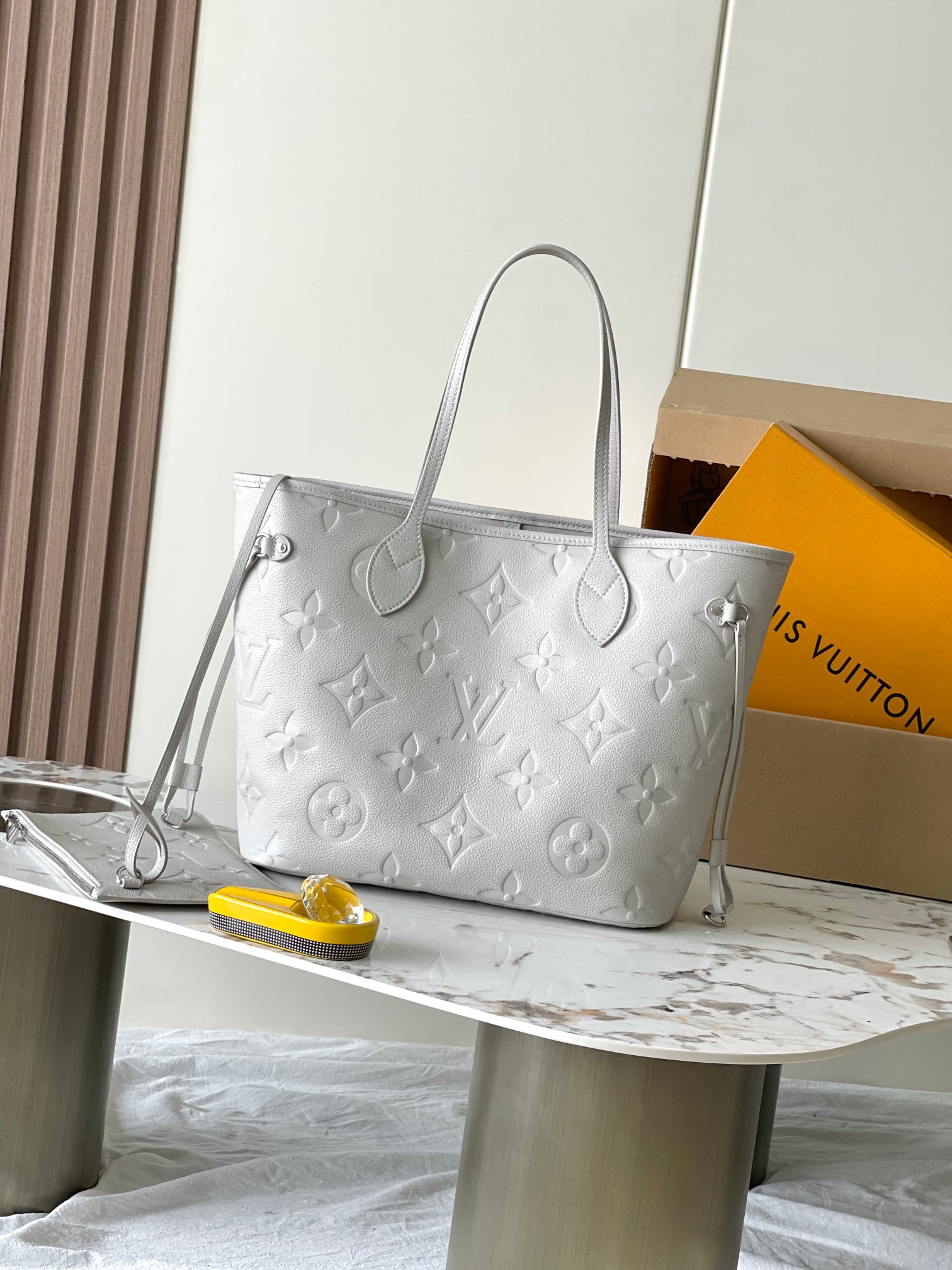 TOP Louis Vuitton LV Neverfull 28 x 14 x 31 cm - Milky
