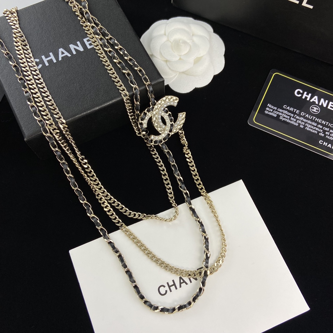 TOP CHANEL Layering Necklace