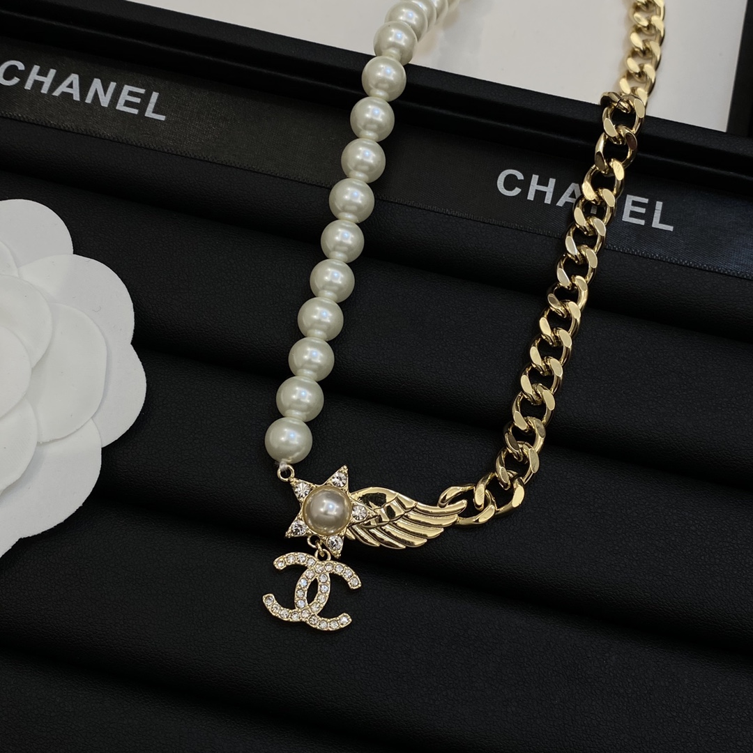 TOP CHANEL CC Necklace - Gold