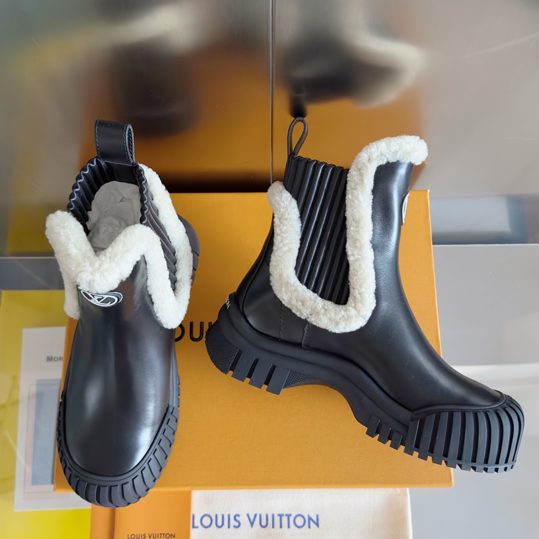 TOP Louis Vuitton LV  Short Boots - 3 Colors