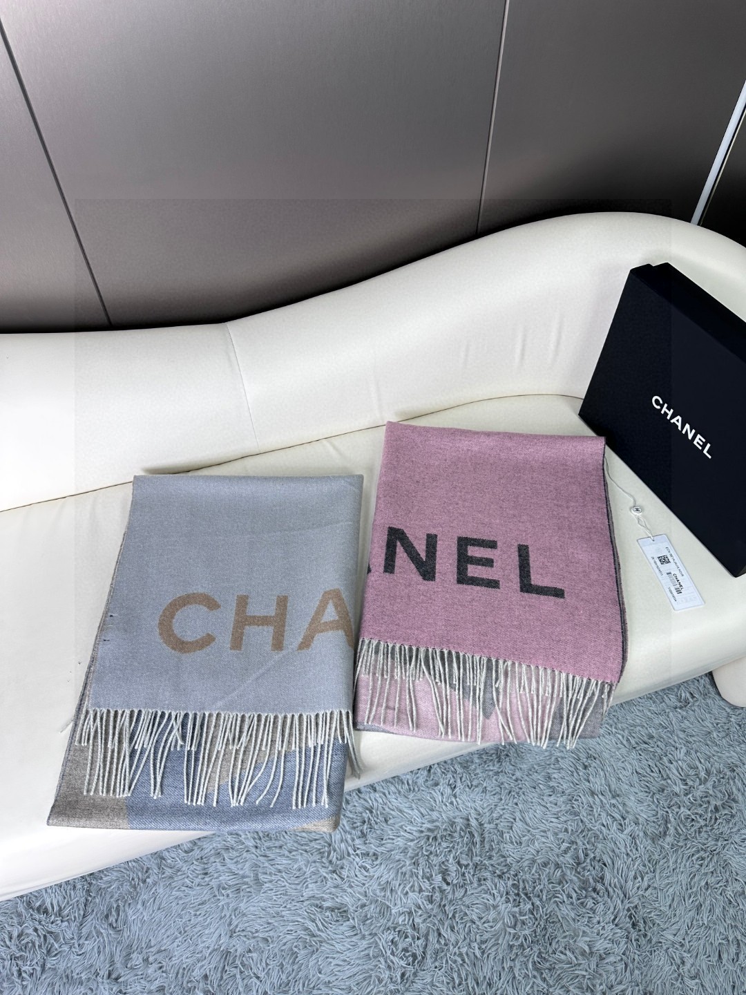 TOP CHANEL Cashmere Scarf 70 x 180 cm
