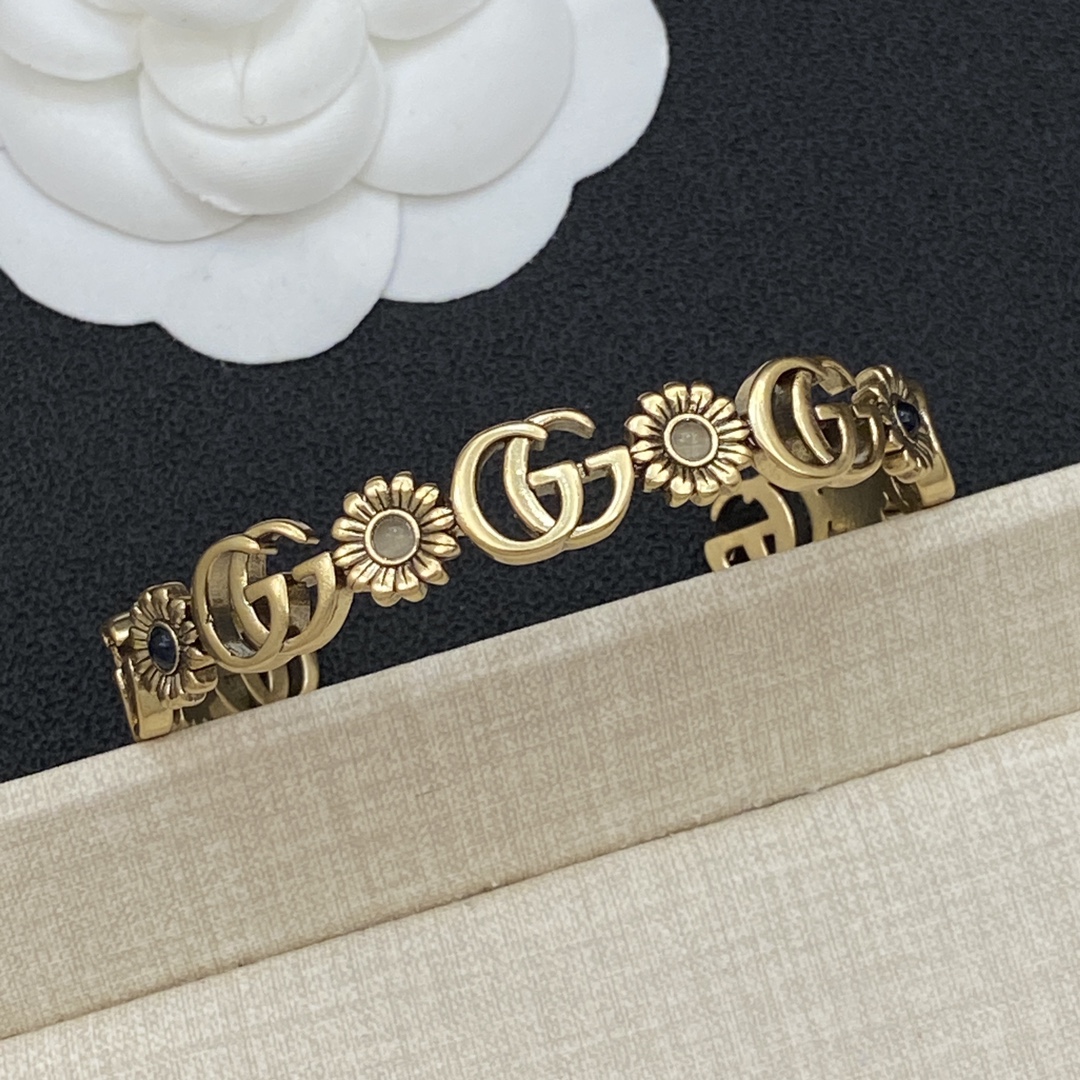 TOP GUCCI GG Bracelet - Gold
