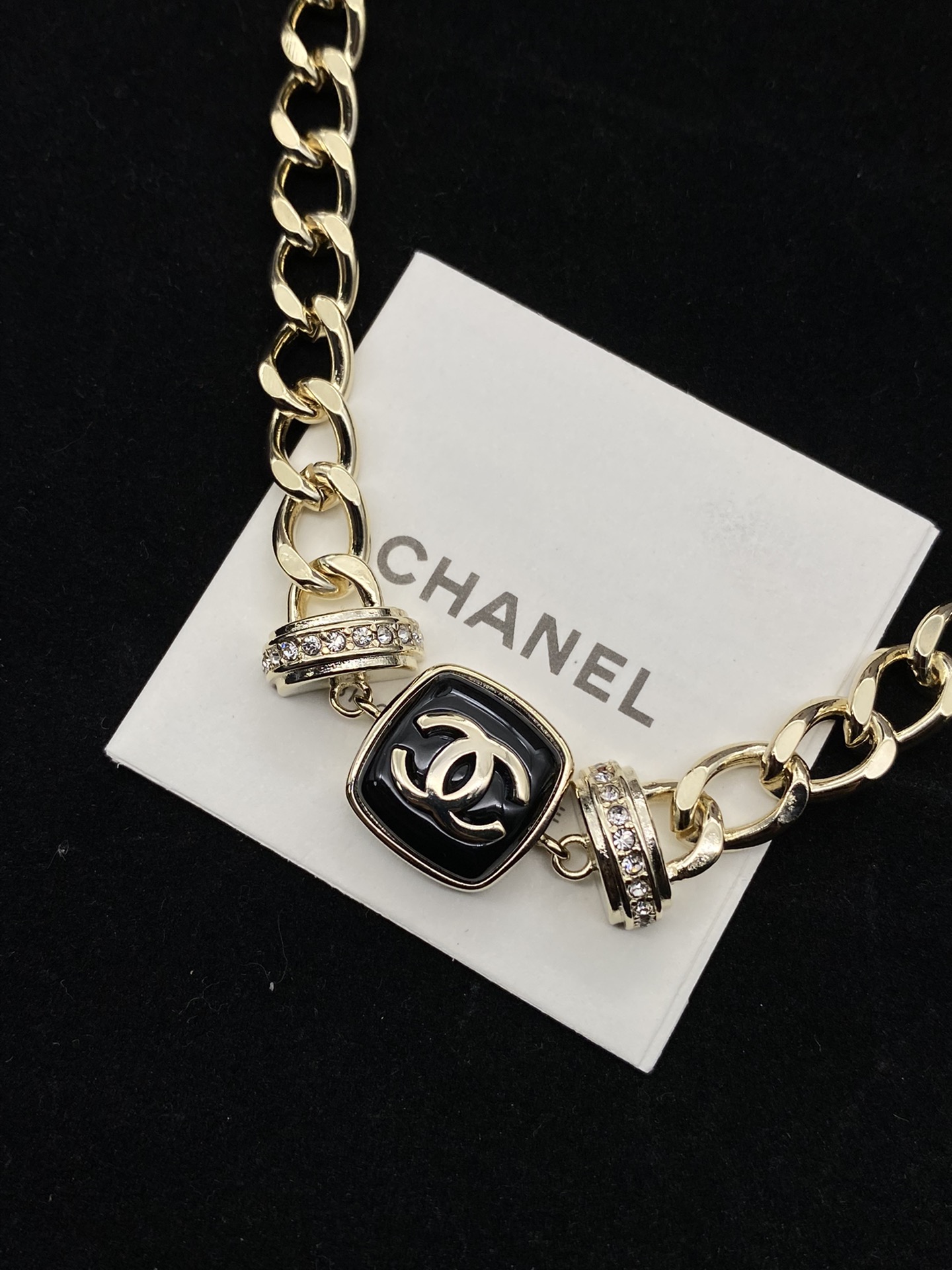 TOP CHANEL Choker Necklace