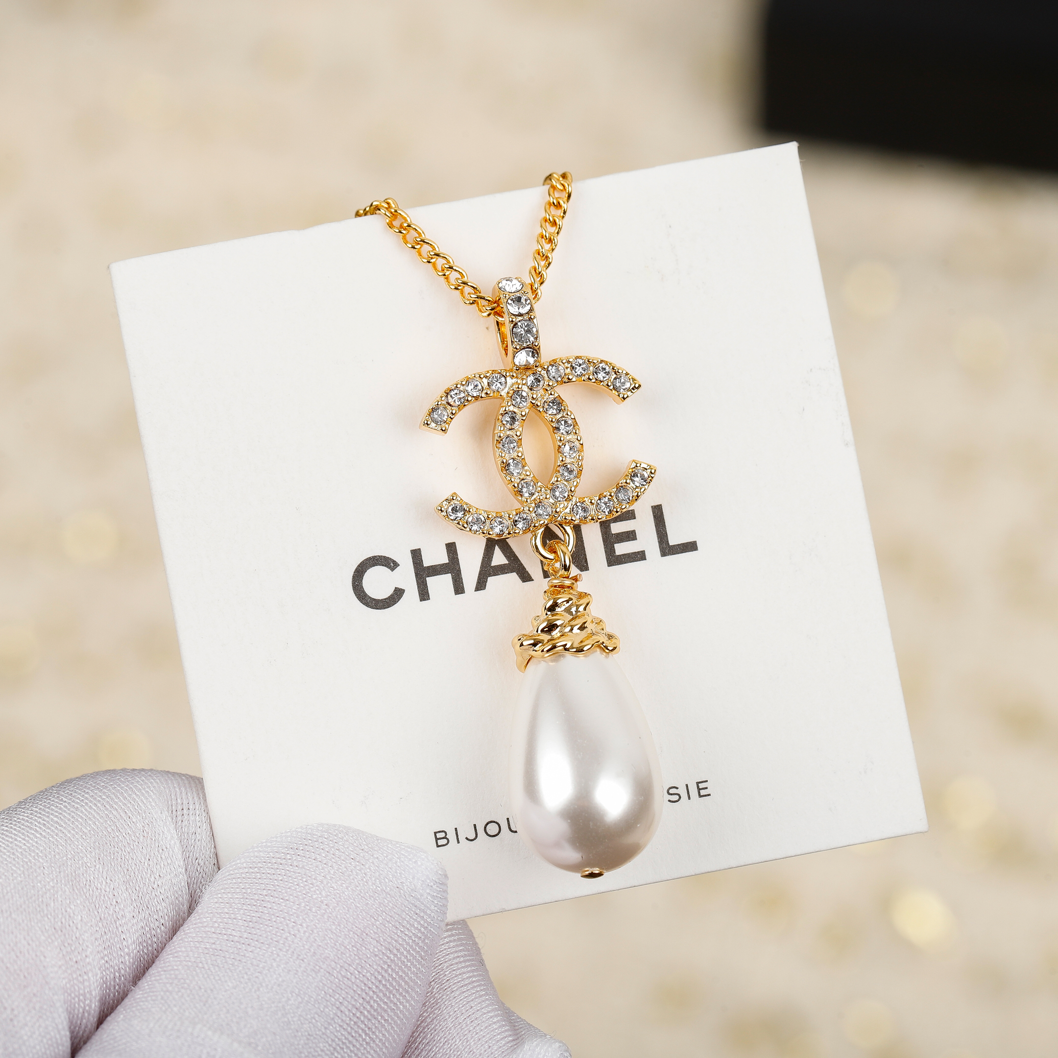 TOP CHANEL Pearl Necklace - Gold