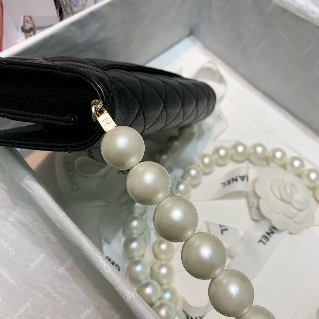 TOP CHANEL Classic Flap WOC Pear Chain - Black