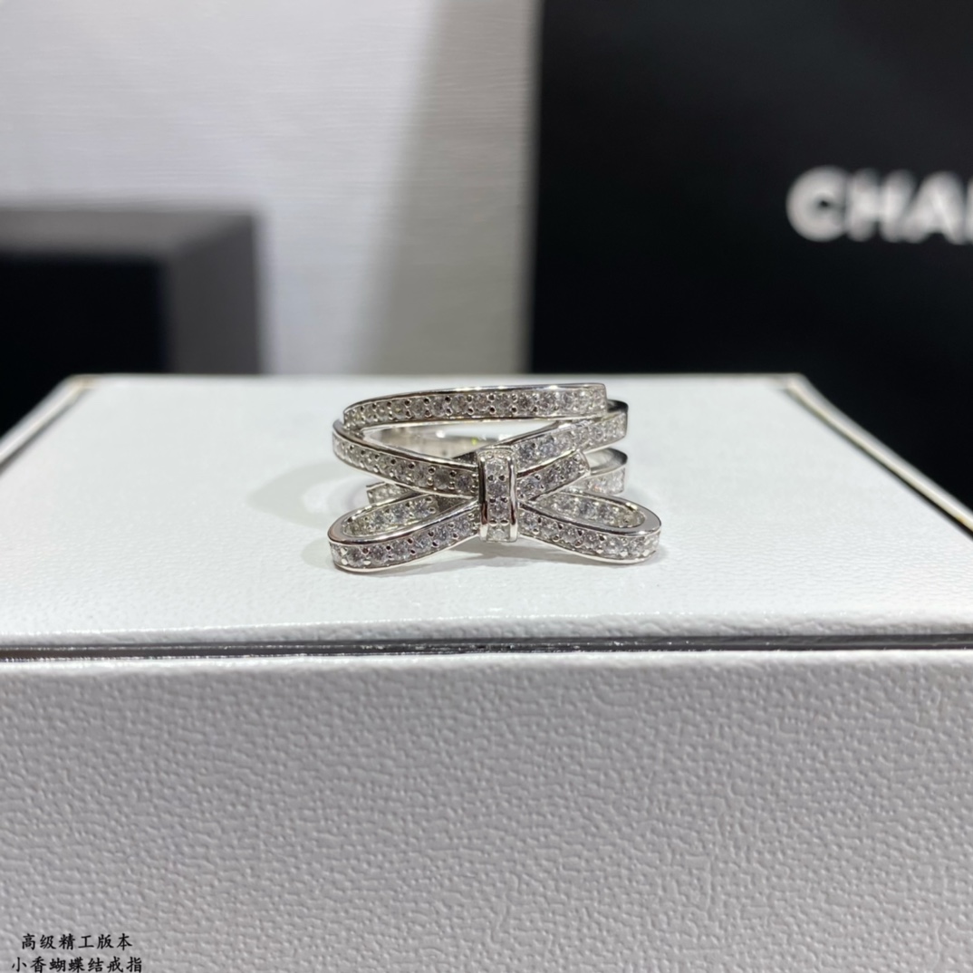 TOP CHANEL Bow Ring - 2 Styles