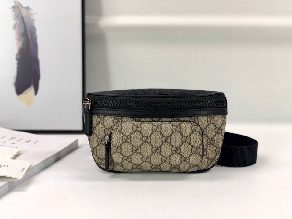 TOP GUCCI Embossed Belt Bag 23x11.4x7.6cm - Black