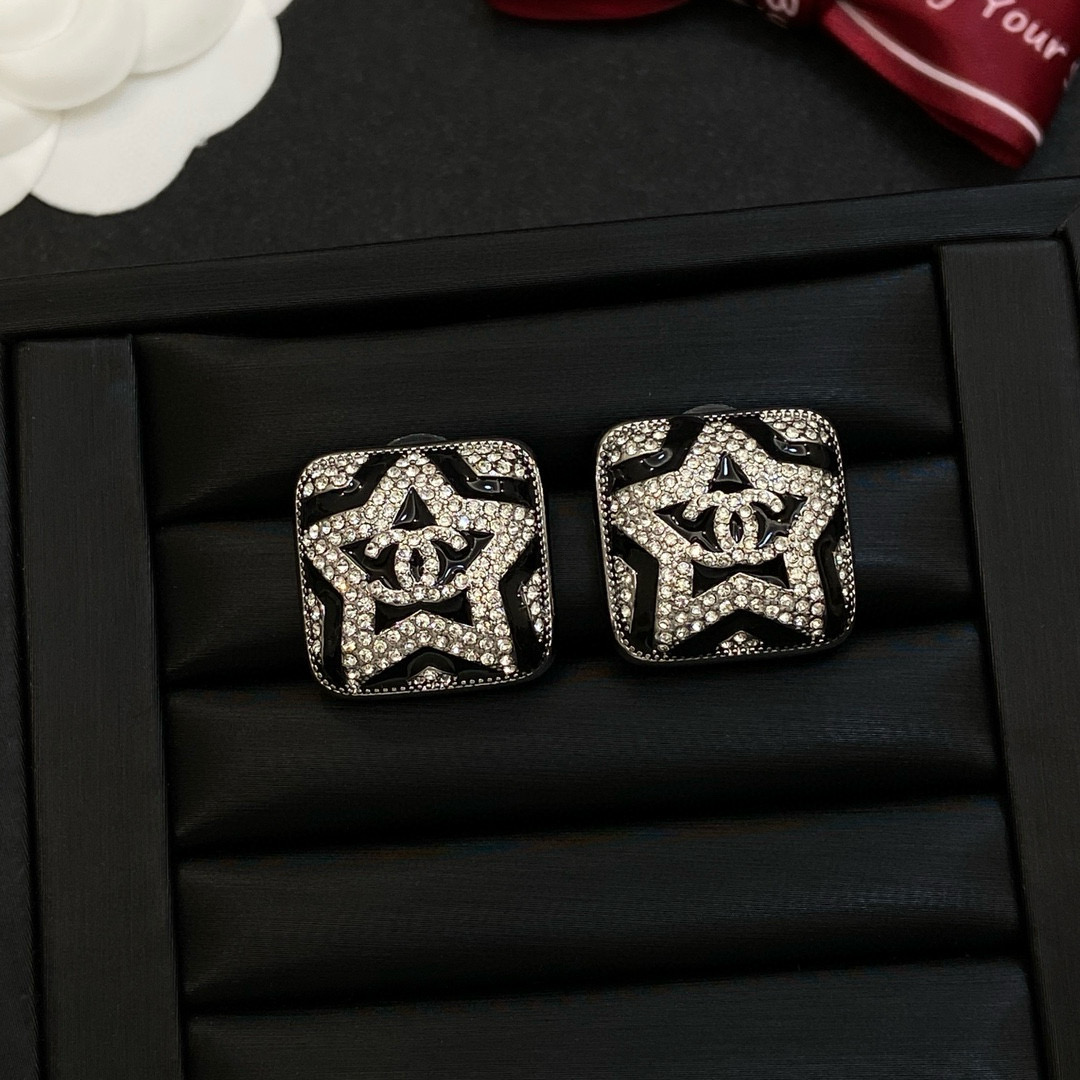TOP CHANEL Earrings - Collection