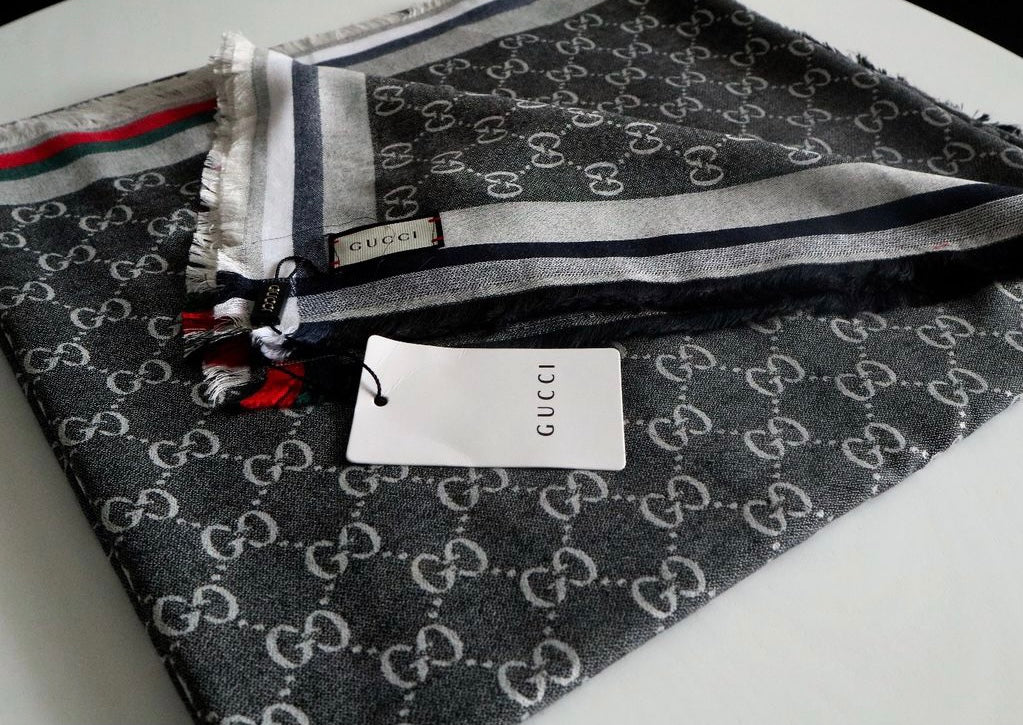 TOP GUCCI Fall-Winter Scarf - Grey