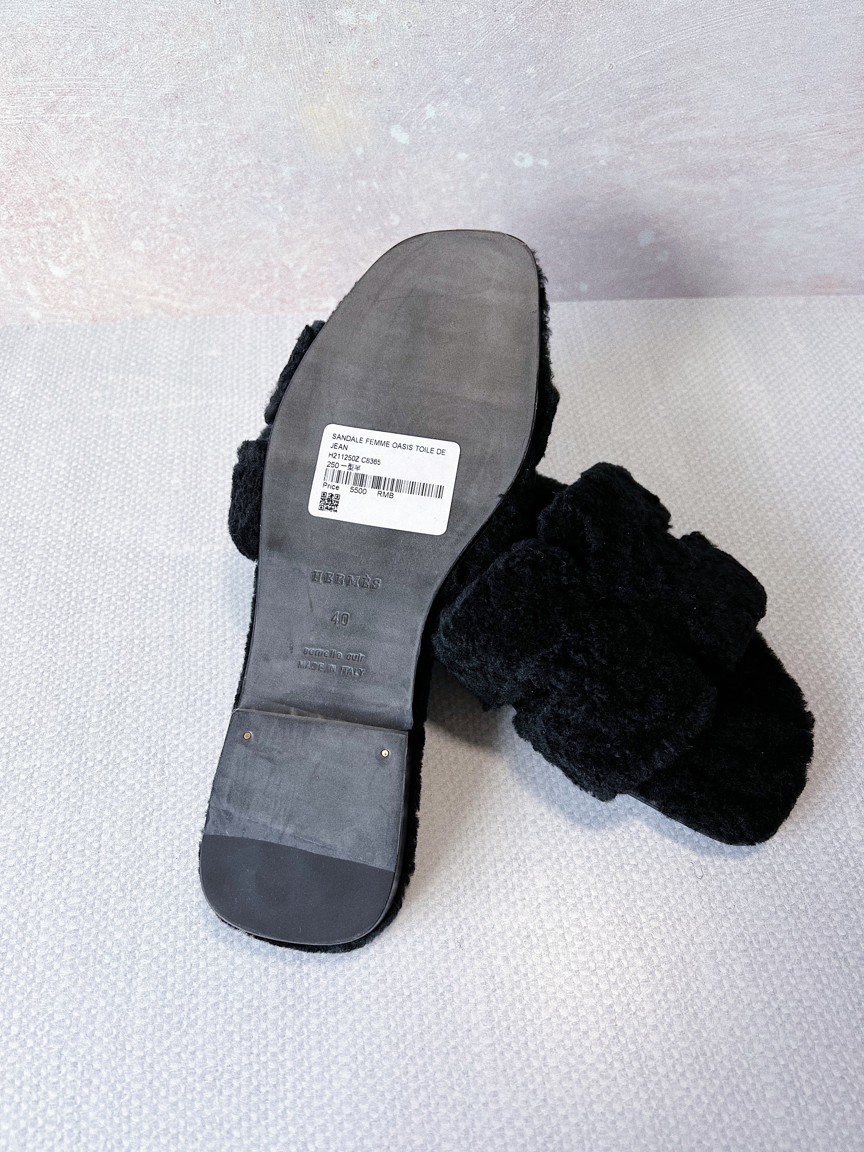 TOP HERMES Oran Open Toes Teddy Bear Sandals - Black