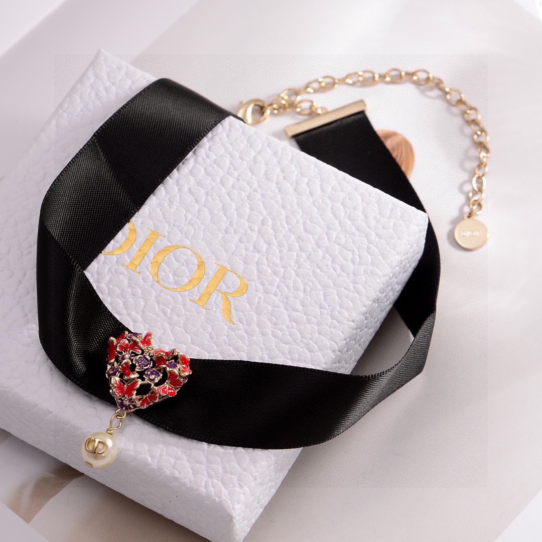 TOP Christian Dior Pearl Necklace - Gold