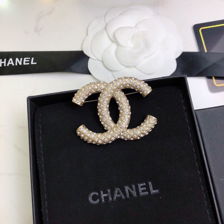 TOP CHANEL Double C Classic Brooch