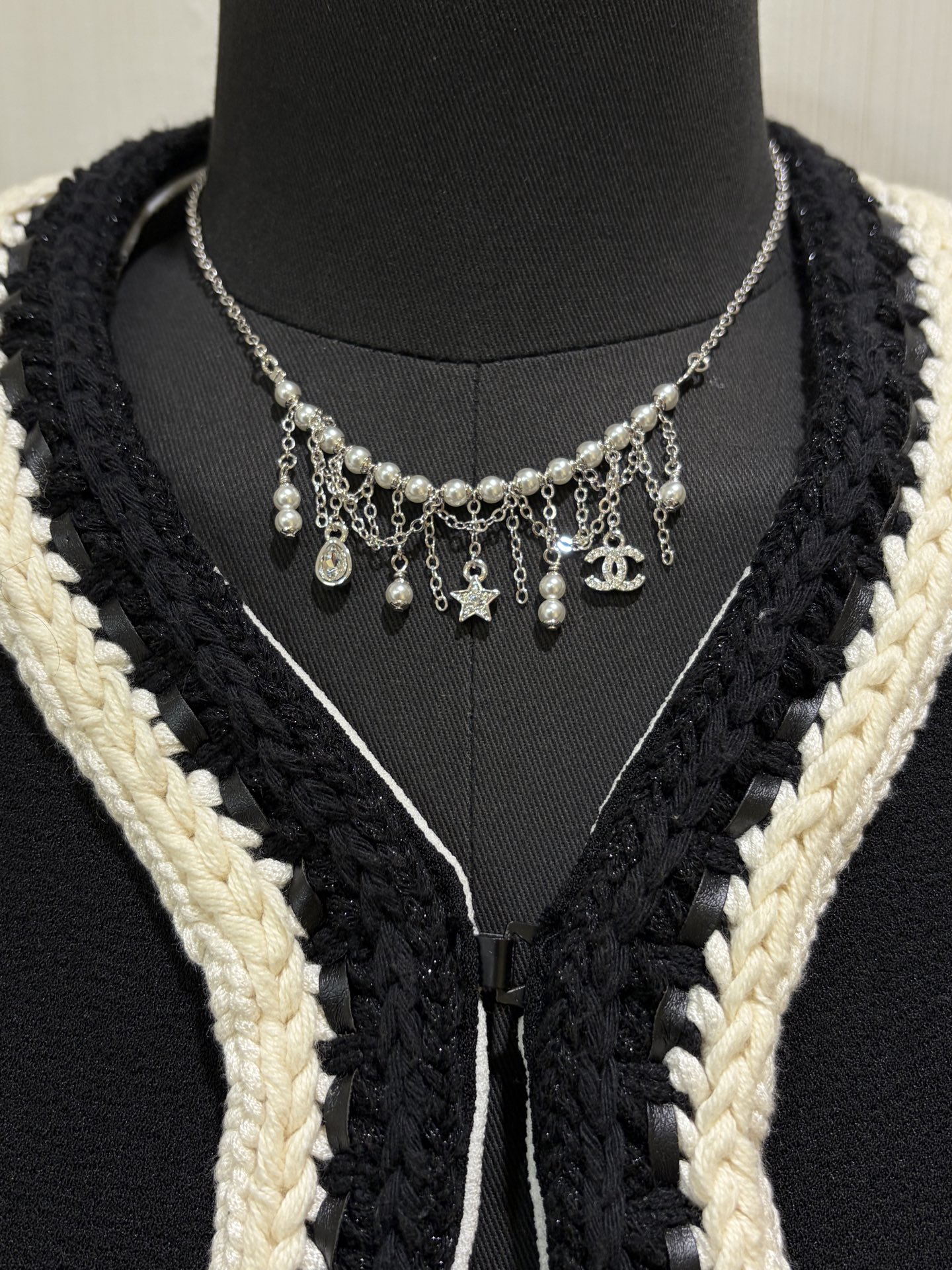 TOP CHANEL Necklace - Silver