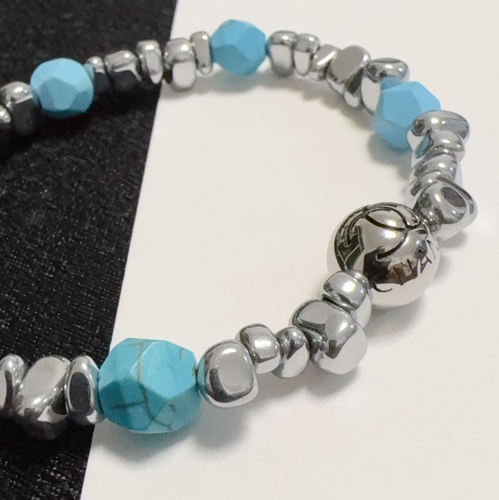 TOP CHANEL CC Turquoise Bracelet - Silver