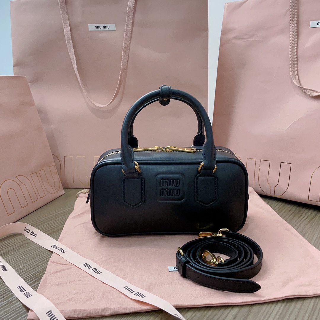 TOP Miu Miu Bowling Bag Smooth Calfskin 22x10.5x7.5cm - 10 Color