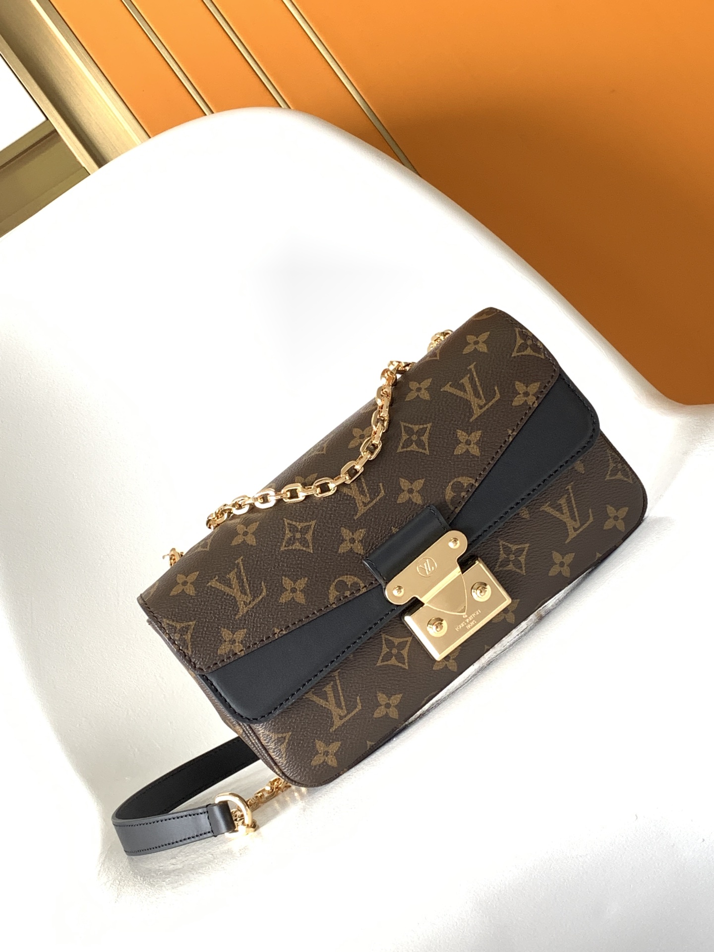 TOP Louis Vuitton LV  Marceau Pochette Métis 24.5 x 15.0 x 6.5 cm- 2 Colors